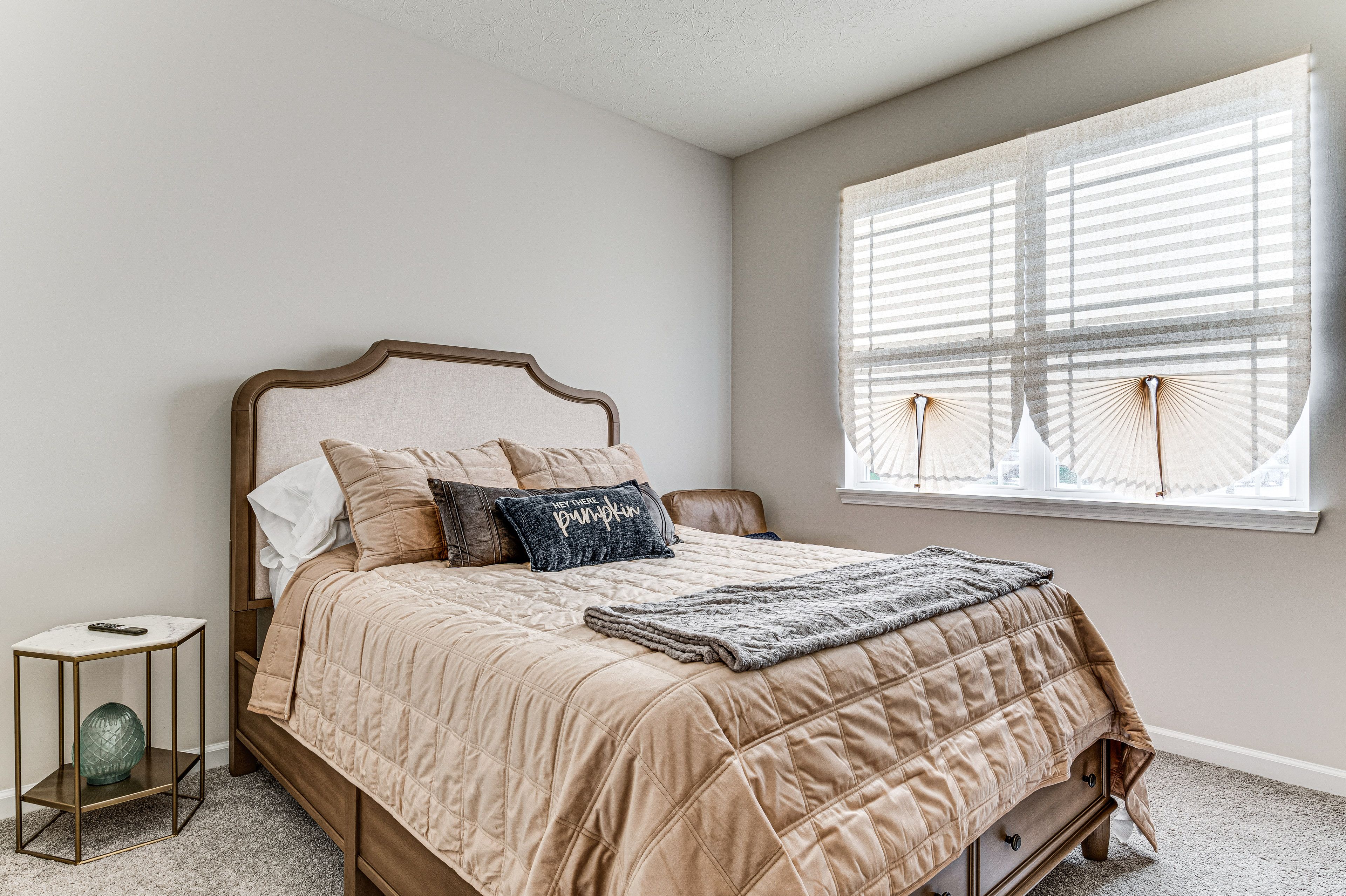 Bedroom 2 | Queen Bed | Smart TV