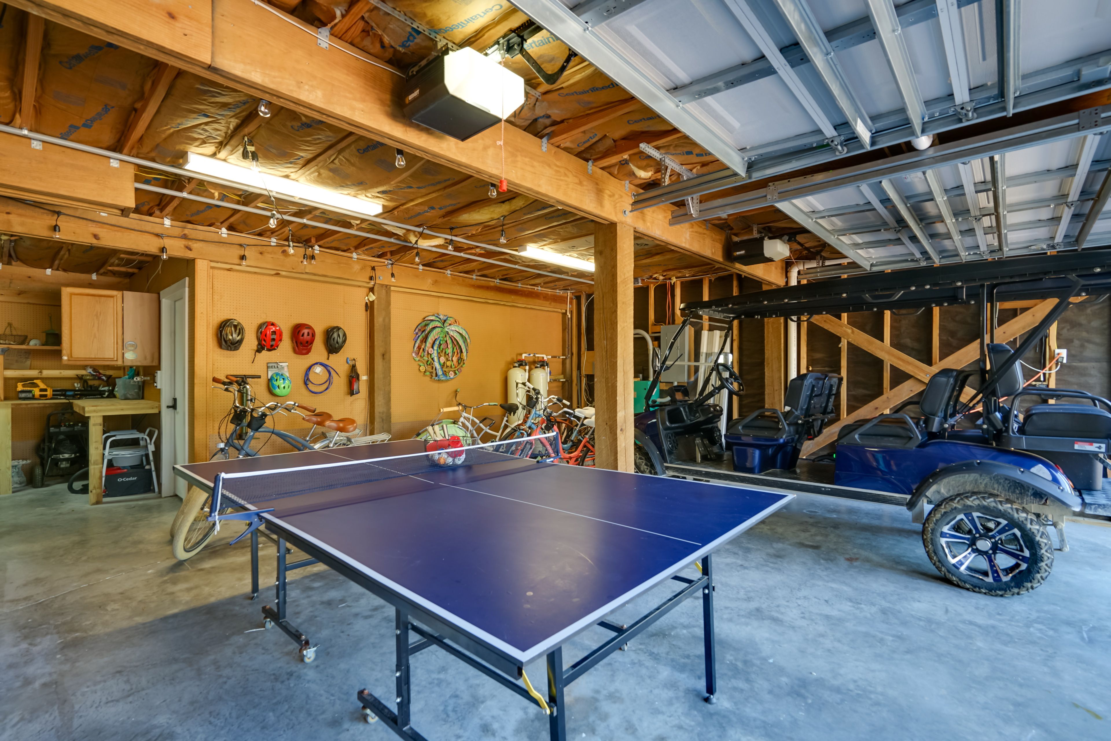 Garage | Ping-Pong Table | 6 Bicycles & Beach Gear Provided