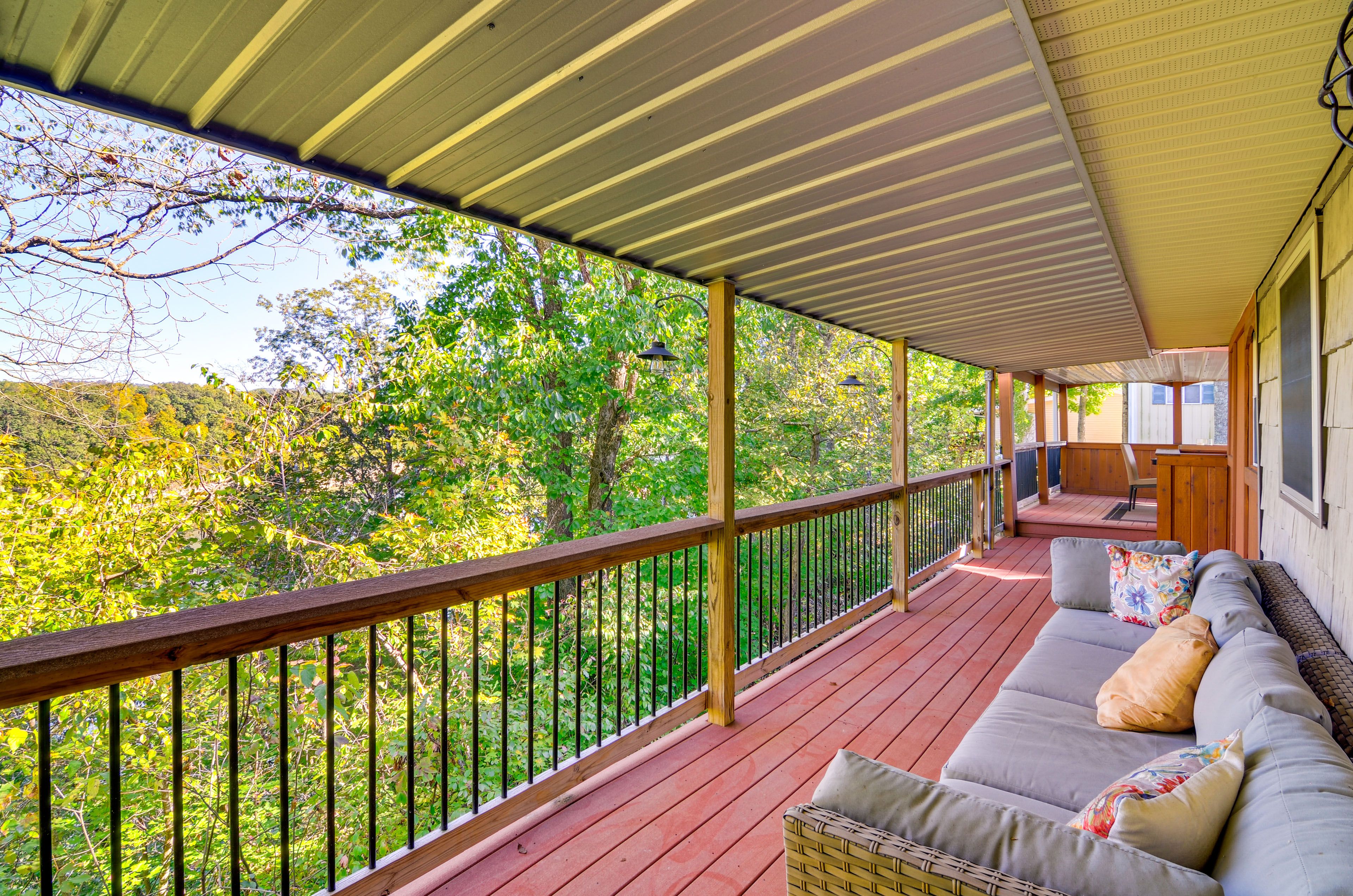 Bronston Vacation Rental | 2BR | 2BA | 1,000 Sq Ft | 1 Step Required to Enter