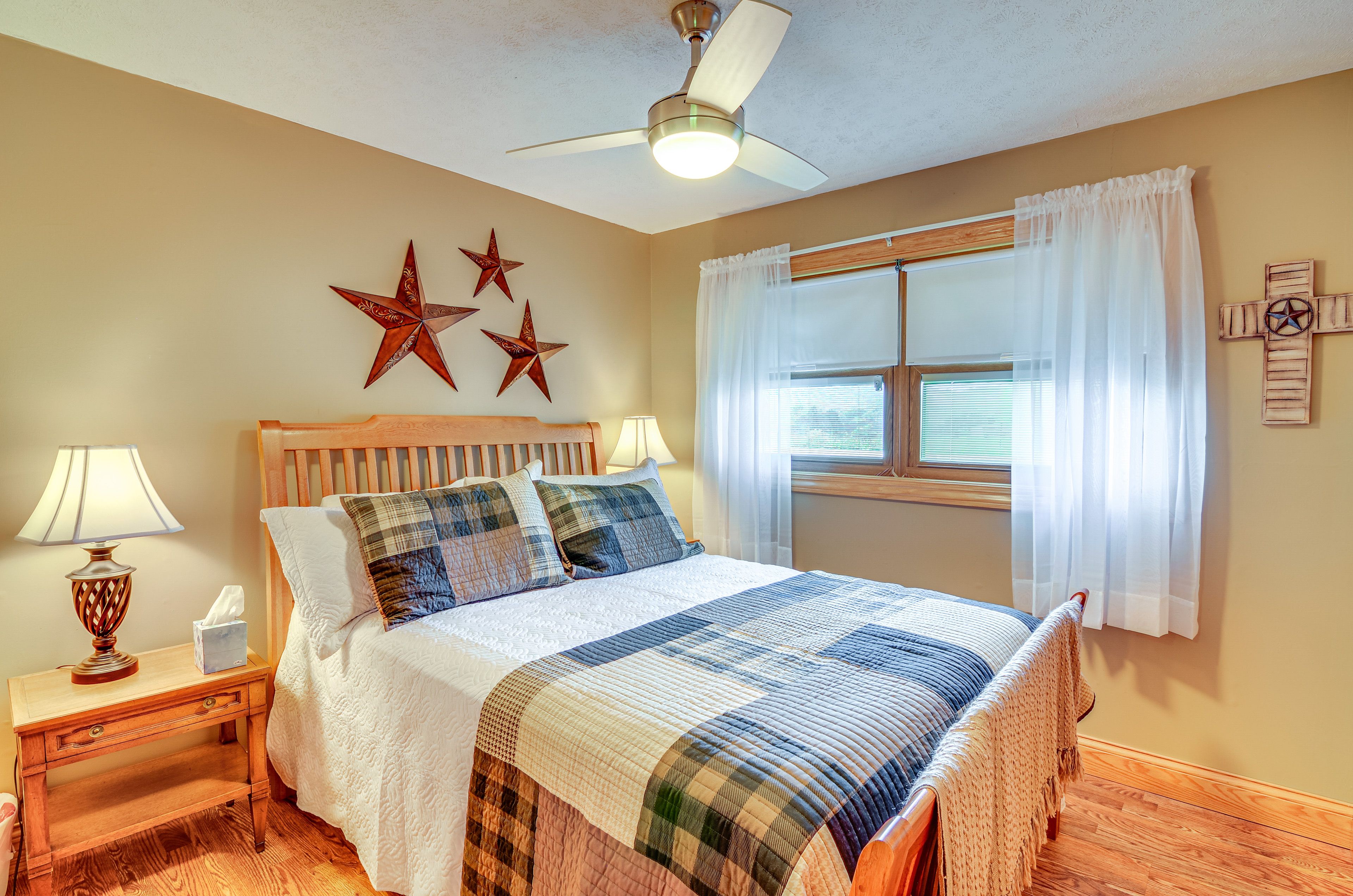 Bedroom 1 | Queen Bed | Linens Provided