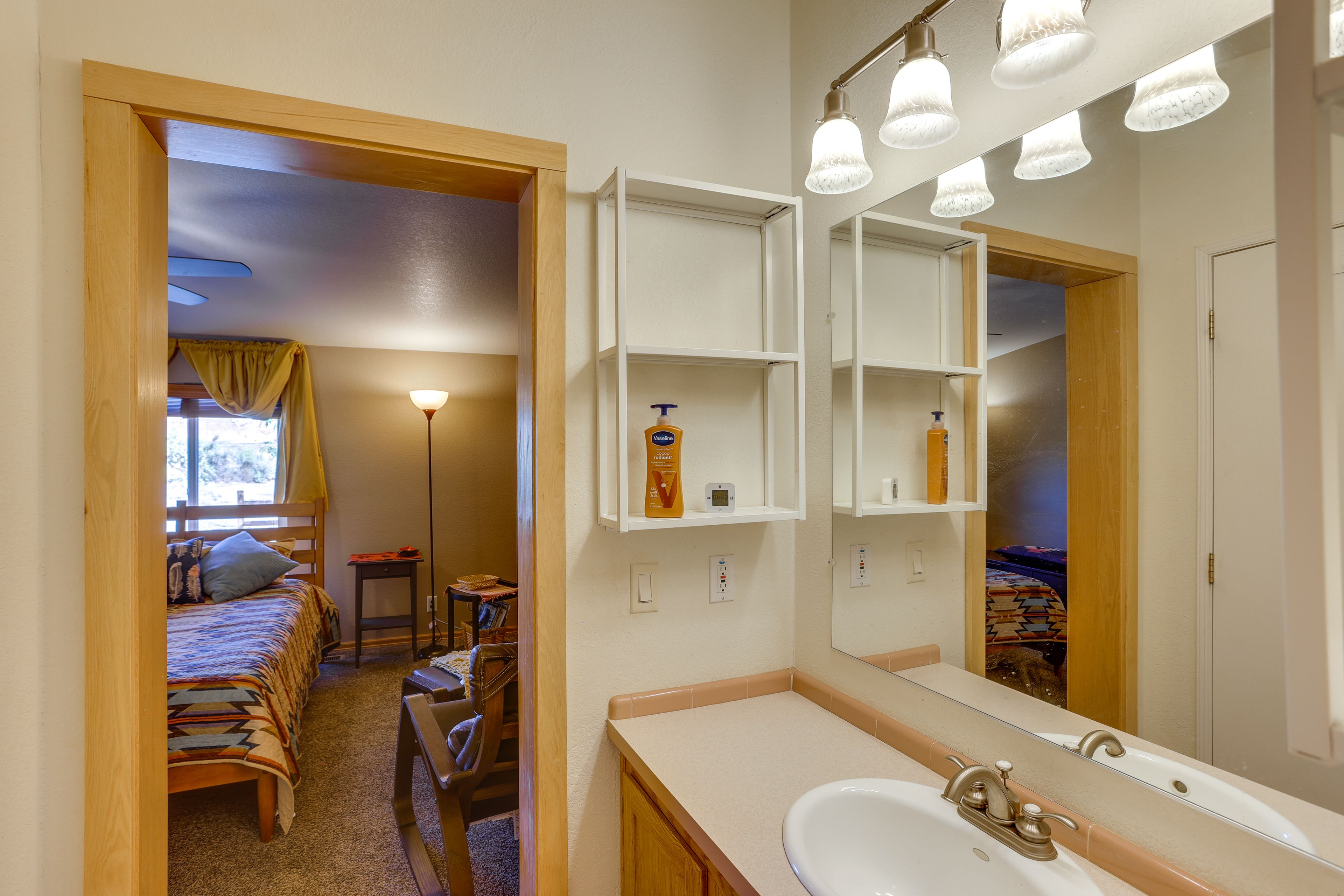 En-Suite Bathroom | Towels Provided