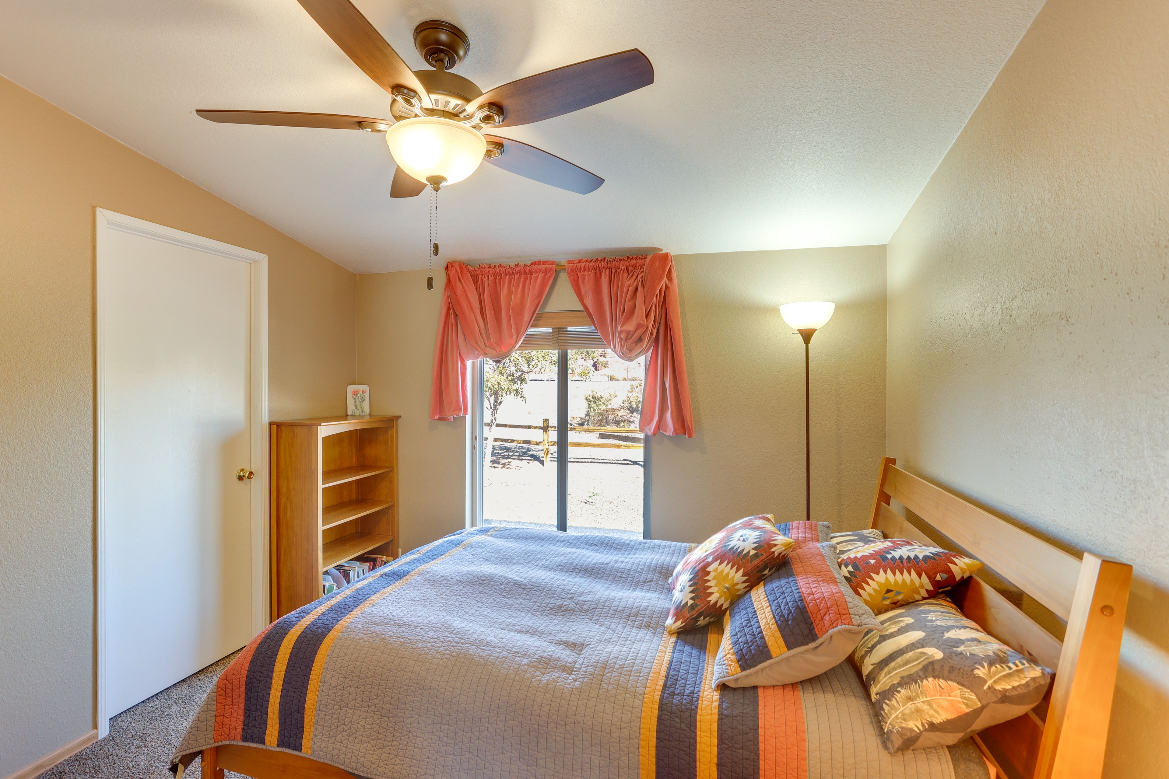 Bedroom 2 | Queen Bed
