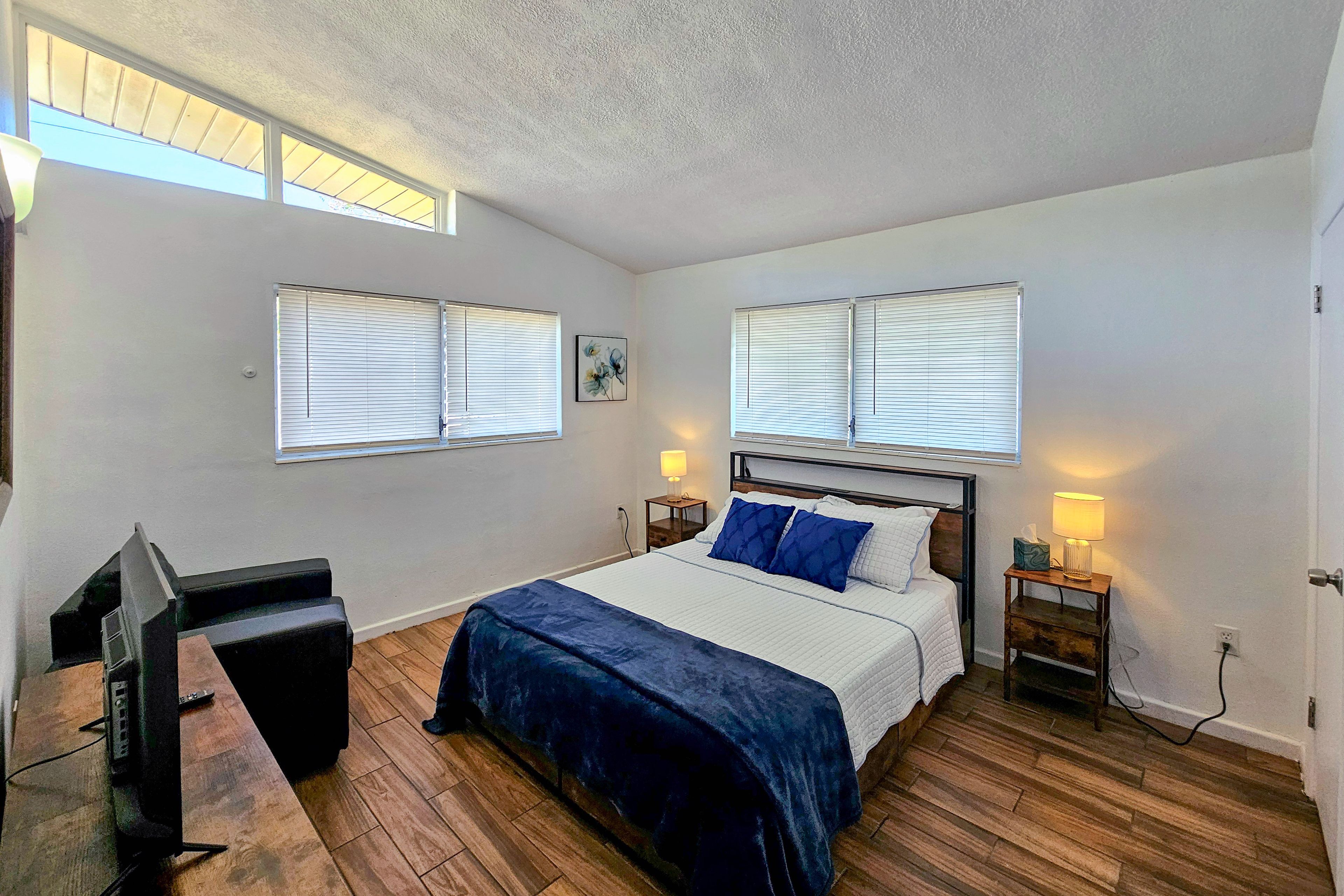 Bedroom 1 | Queen Bed | Linens Provided