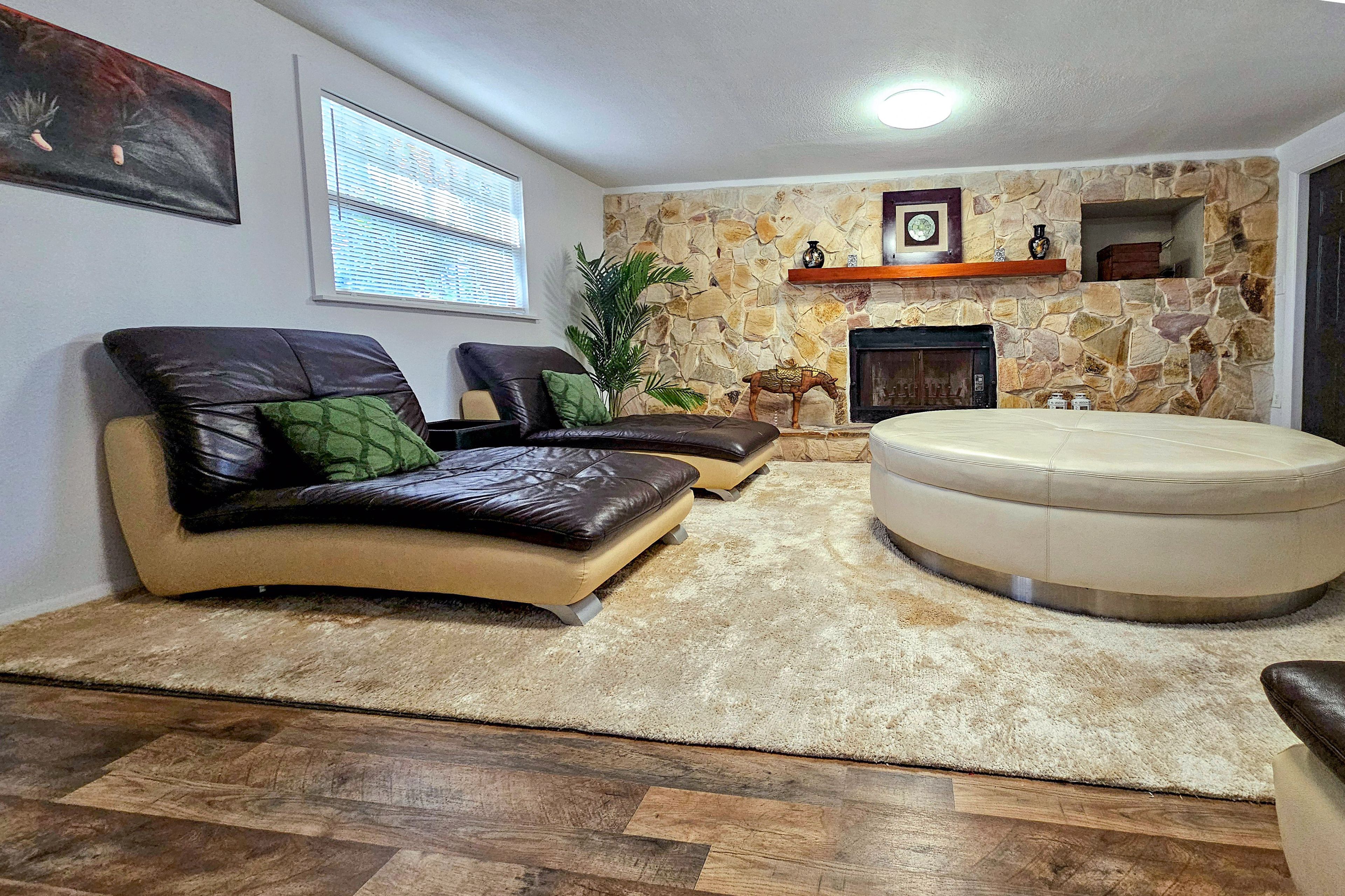 Living Room | Free WiFi