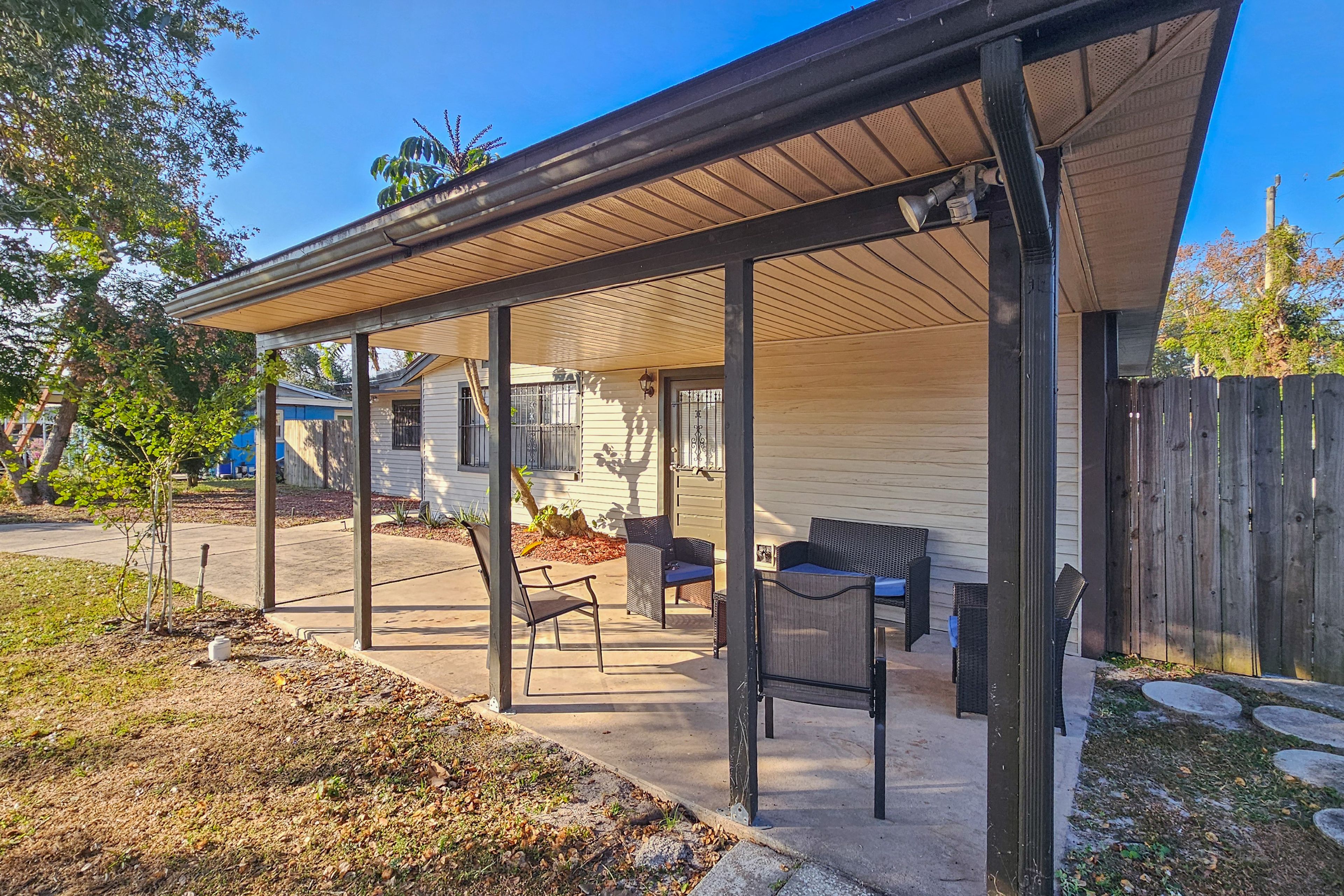 Covered Porch | Seating