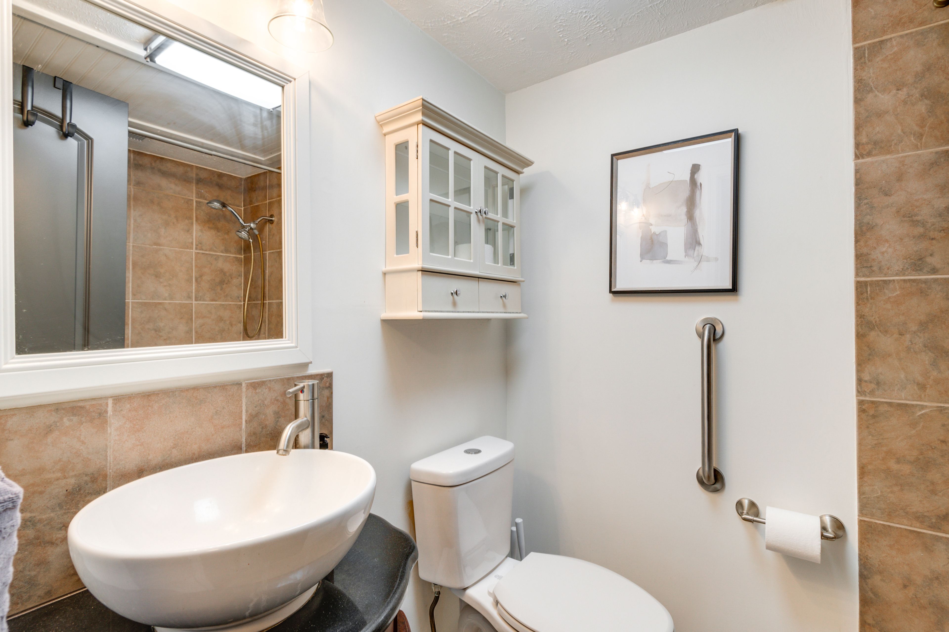 Full Bath | Towels | Hair Dryer