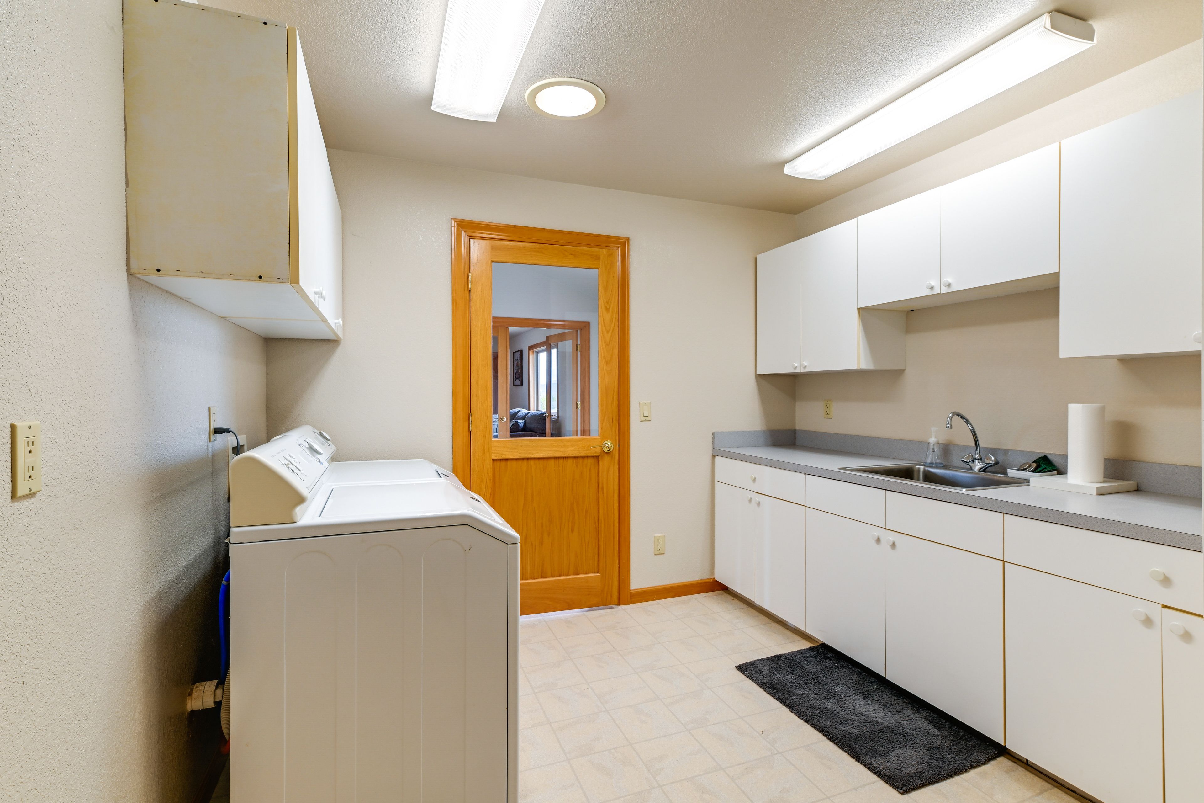 Laundry Room | Washer & Dryer