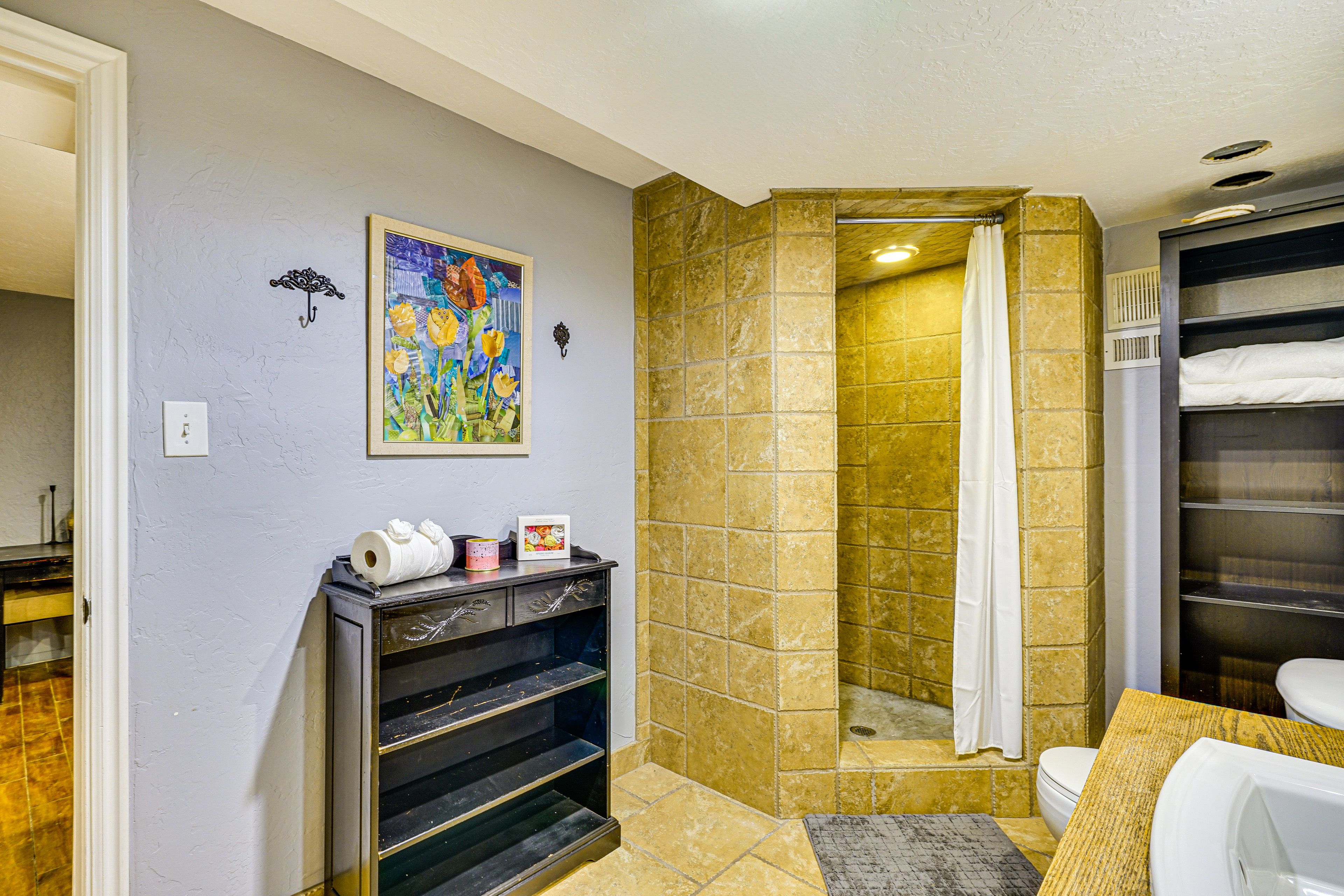 Full Bathroom | Lower Level