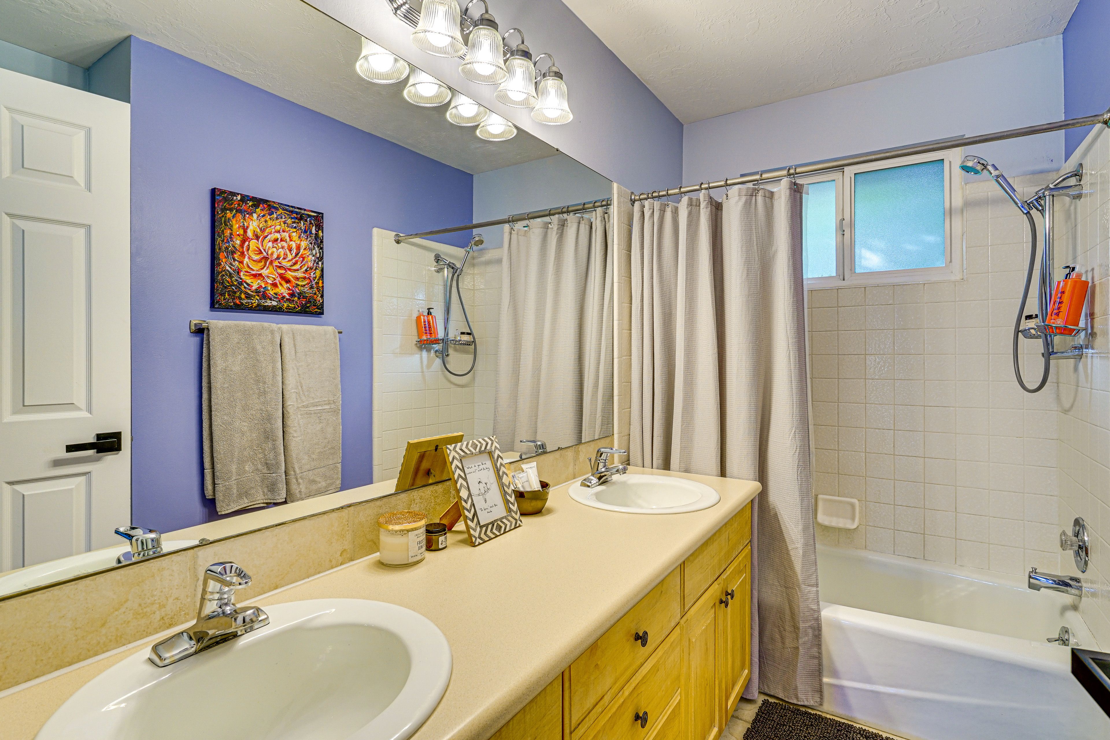 Full Bathroom | Upper Level