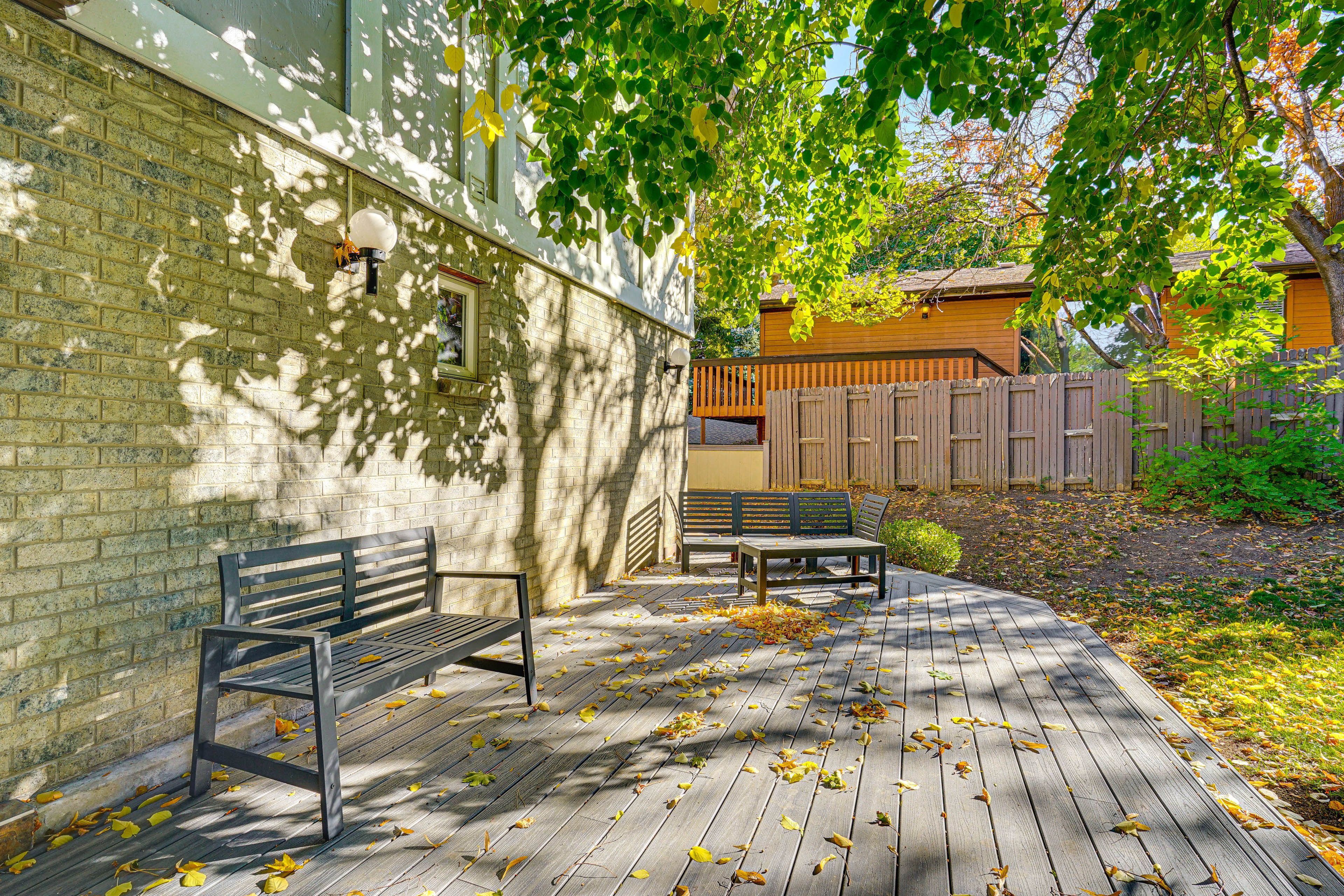 Deck | Seating
