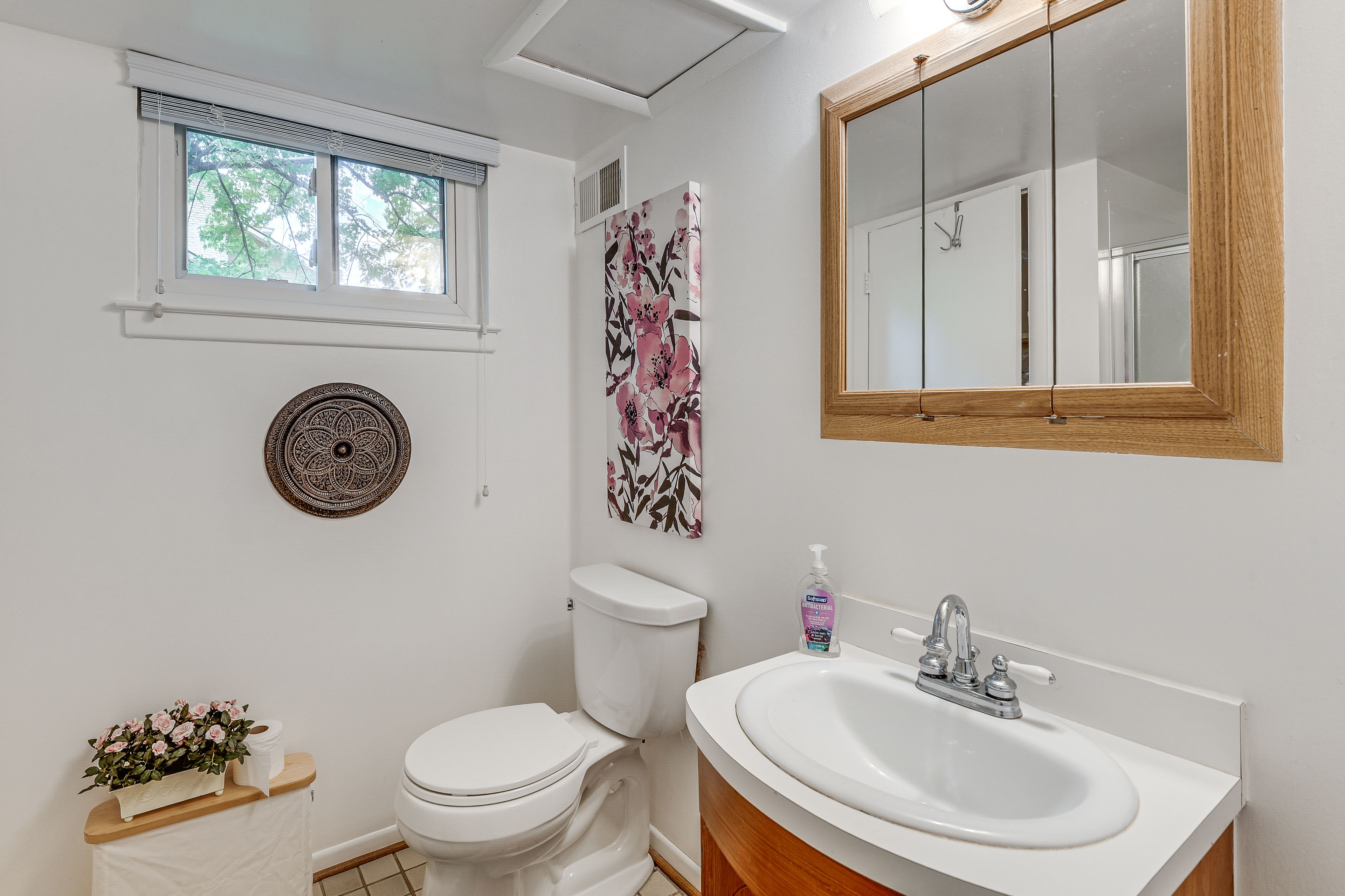 Bathroom | Shower | Towels Provided