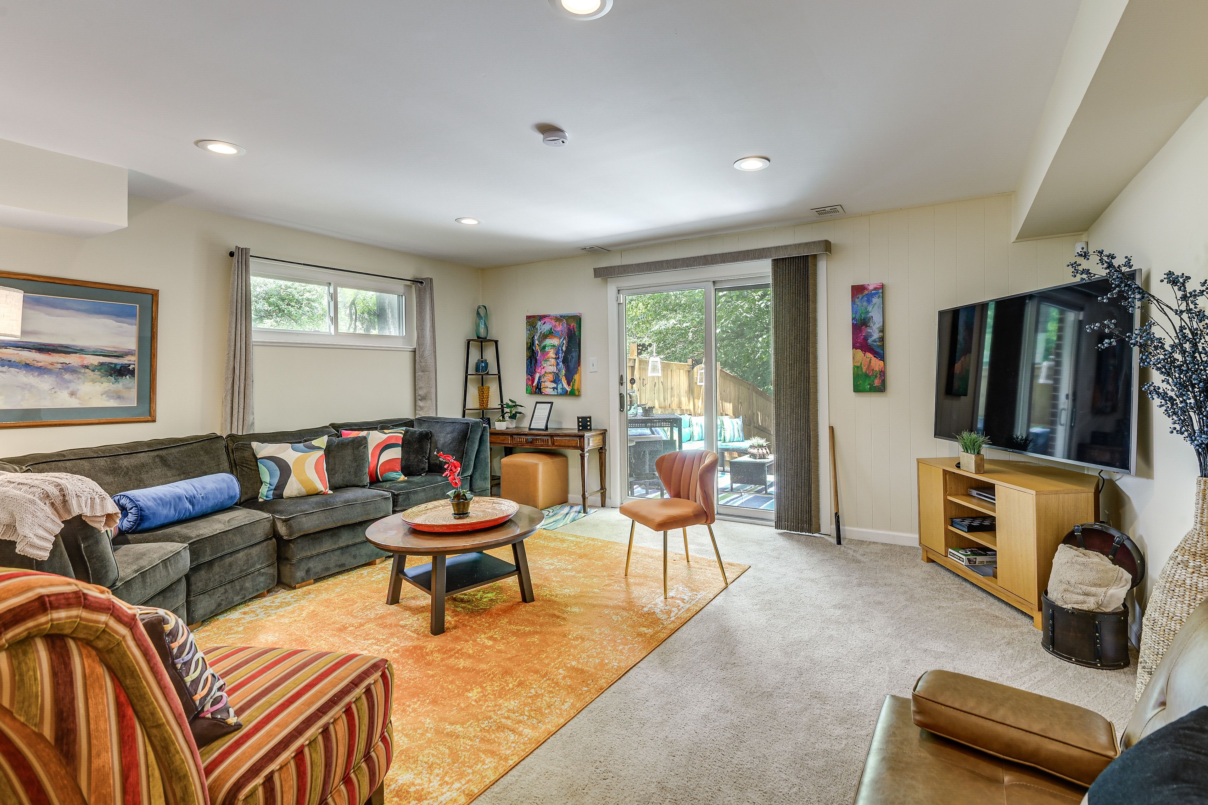 Silver Spring Vacation Rental | 1BR | 1BA | 900 Sq Ft | 1 Step to Enter