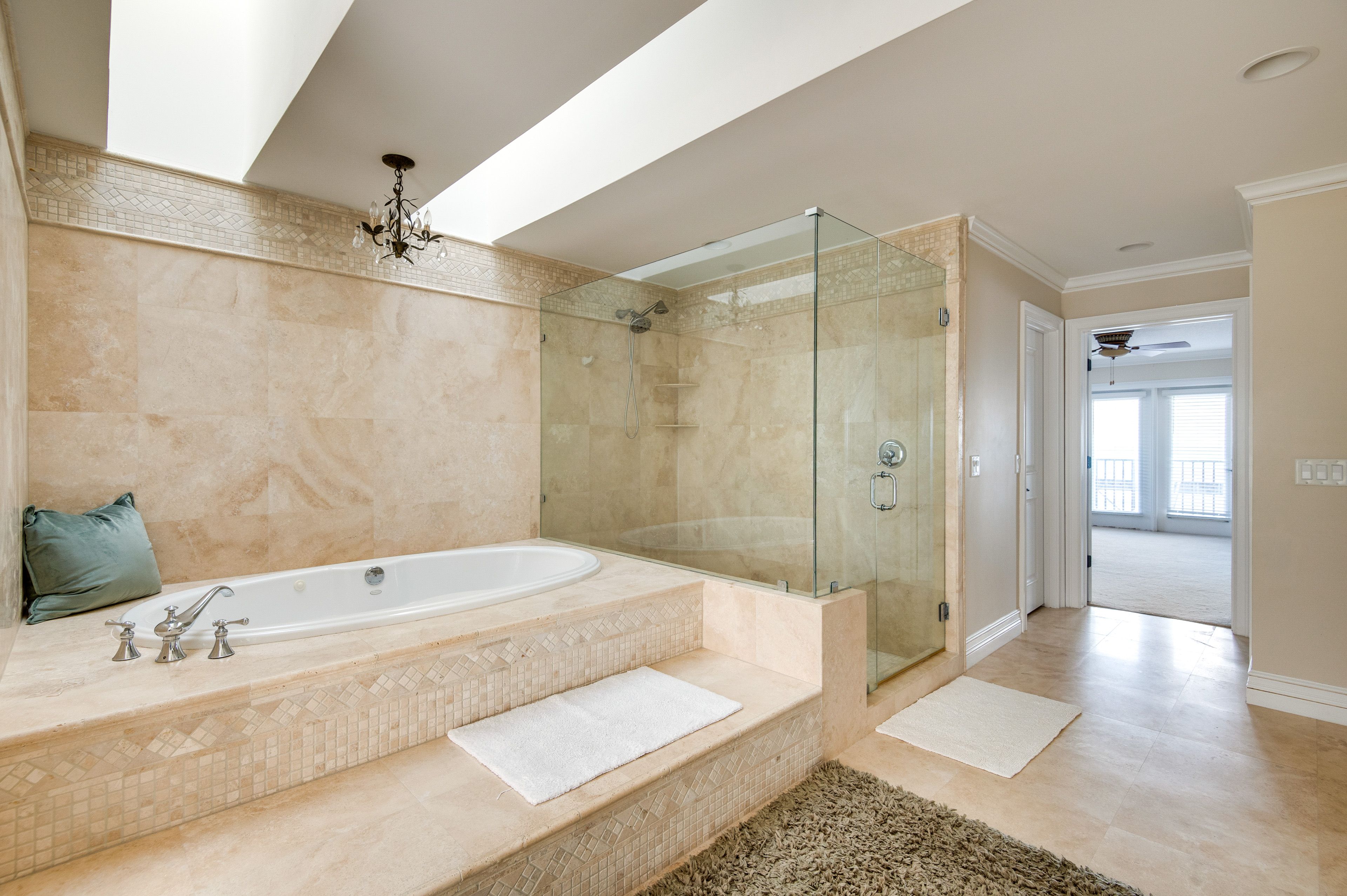 En-Suite Bathroom | 2nd Floor | Towels Provided