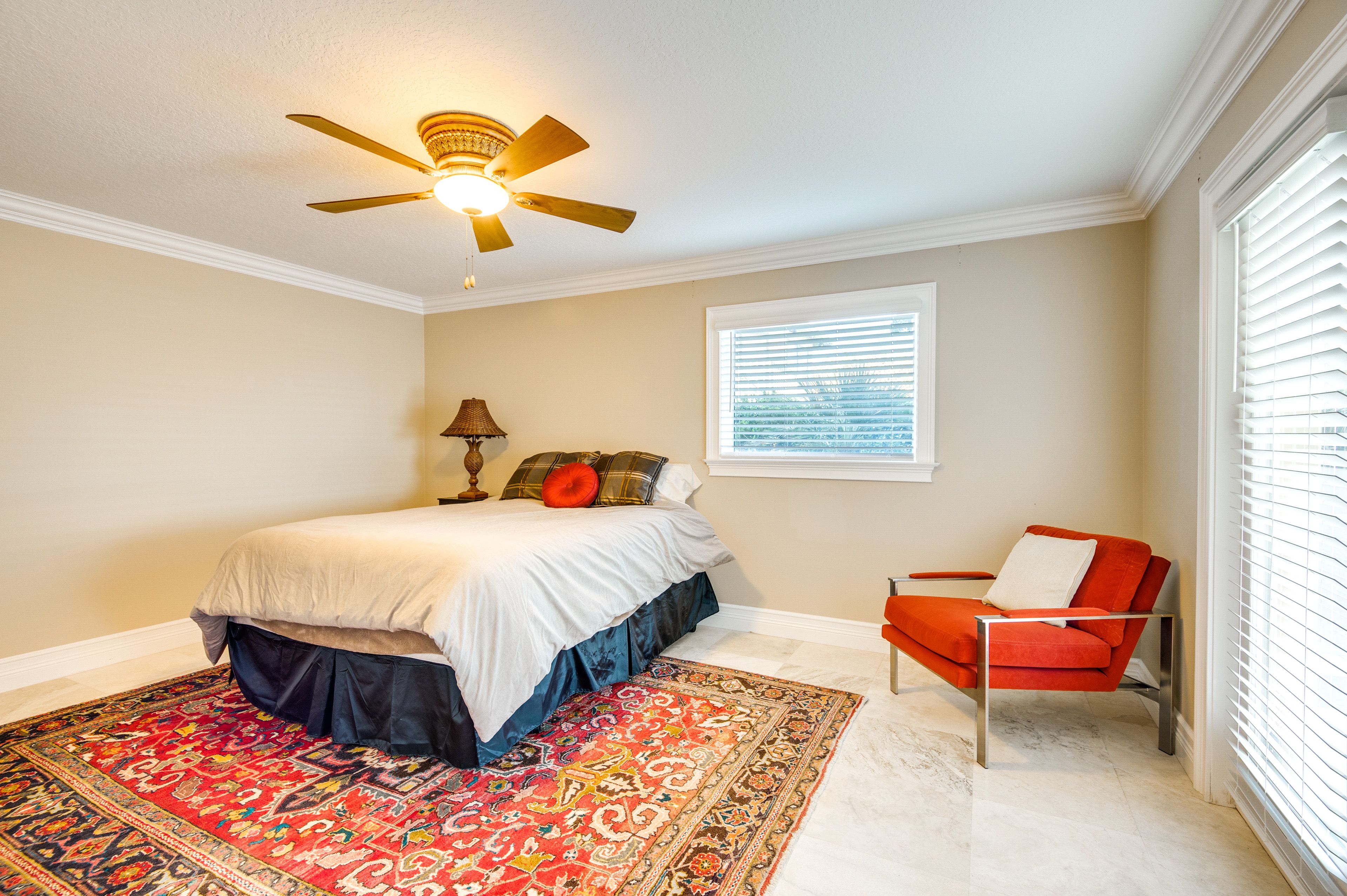 Bedroom 5 | 1st Floor | Queen Bed | Smart TV