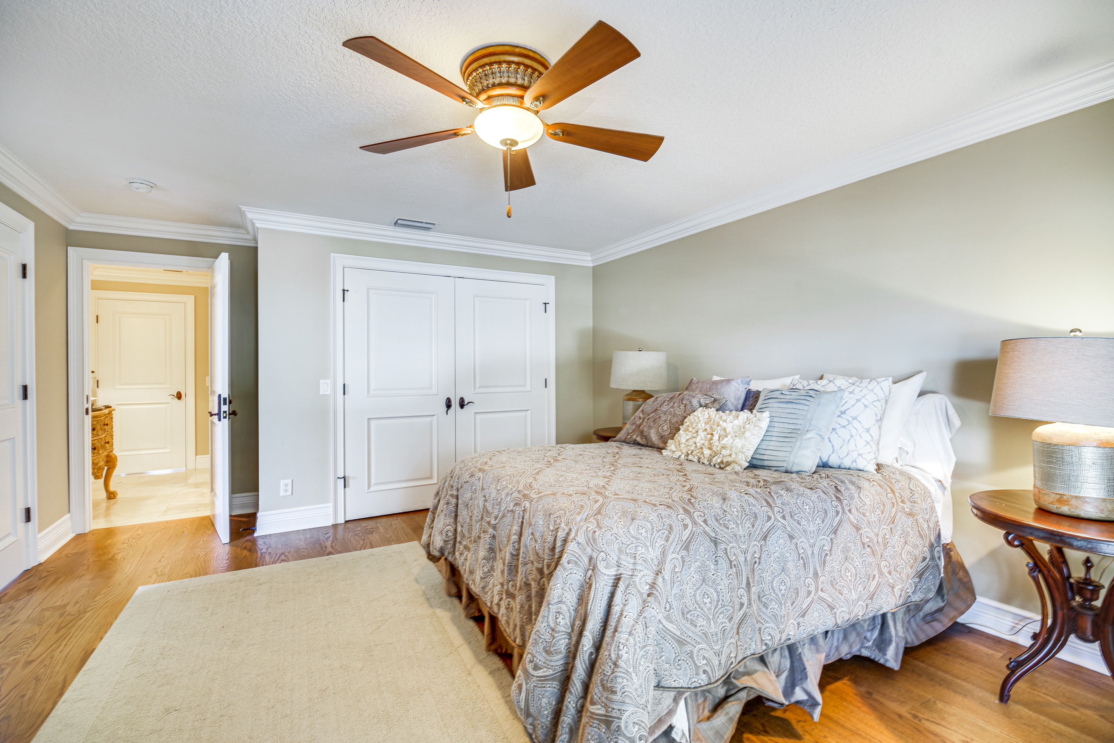 Bedroom 4 | 1st Floor | Queen Bed | Smart TV