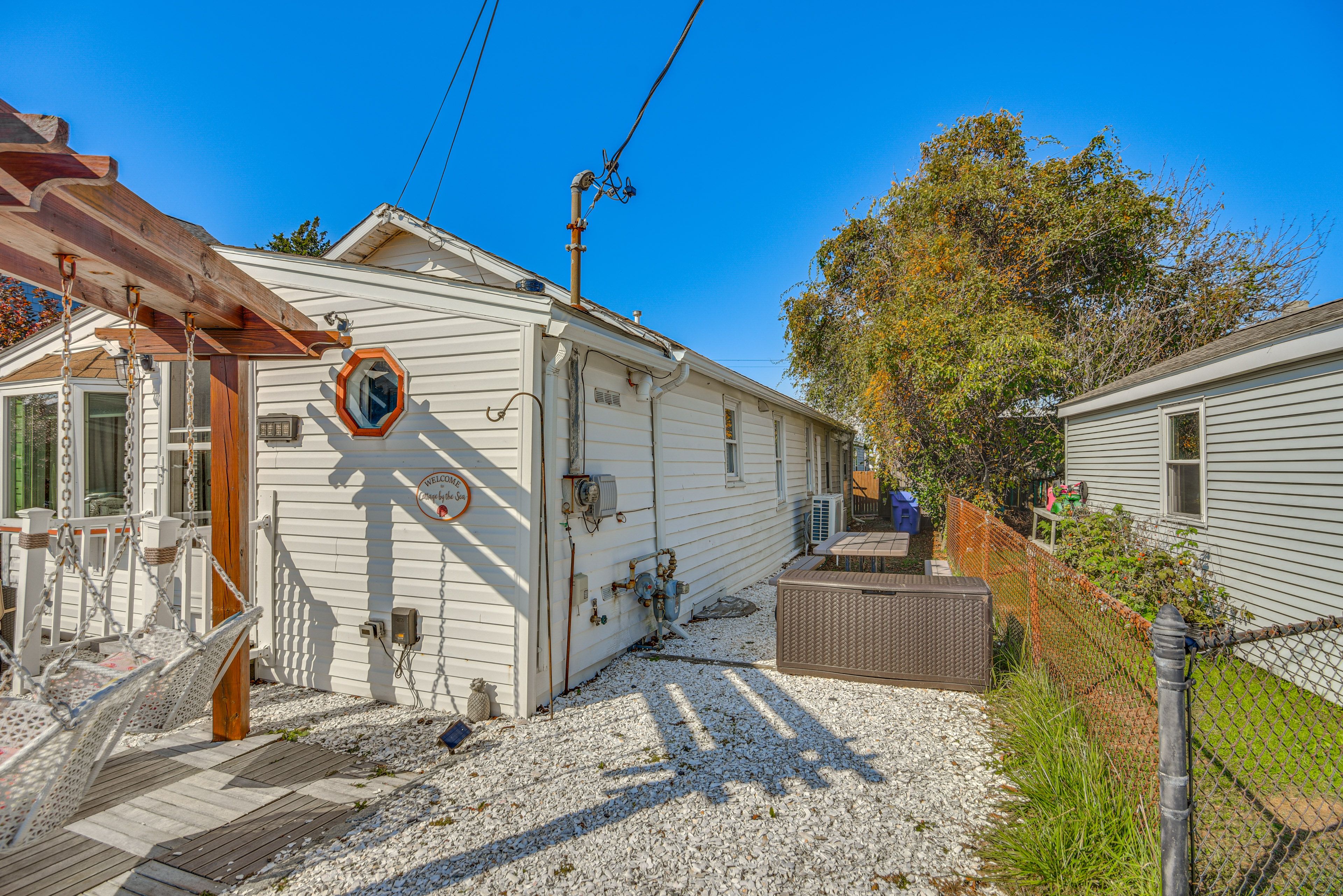 Yard Area | Picnic Table