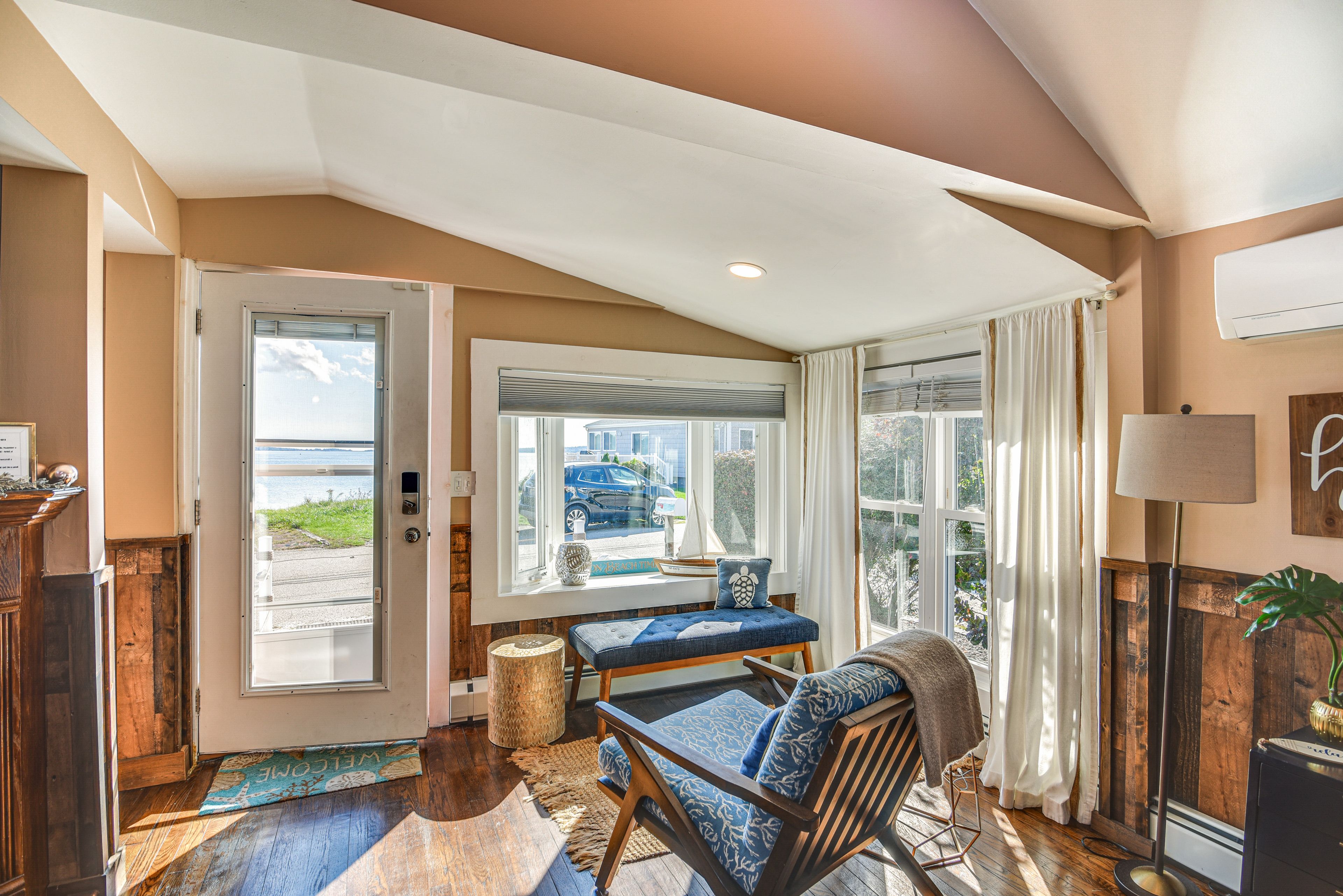 Entryway | Water View