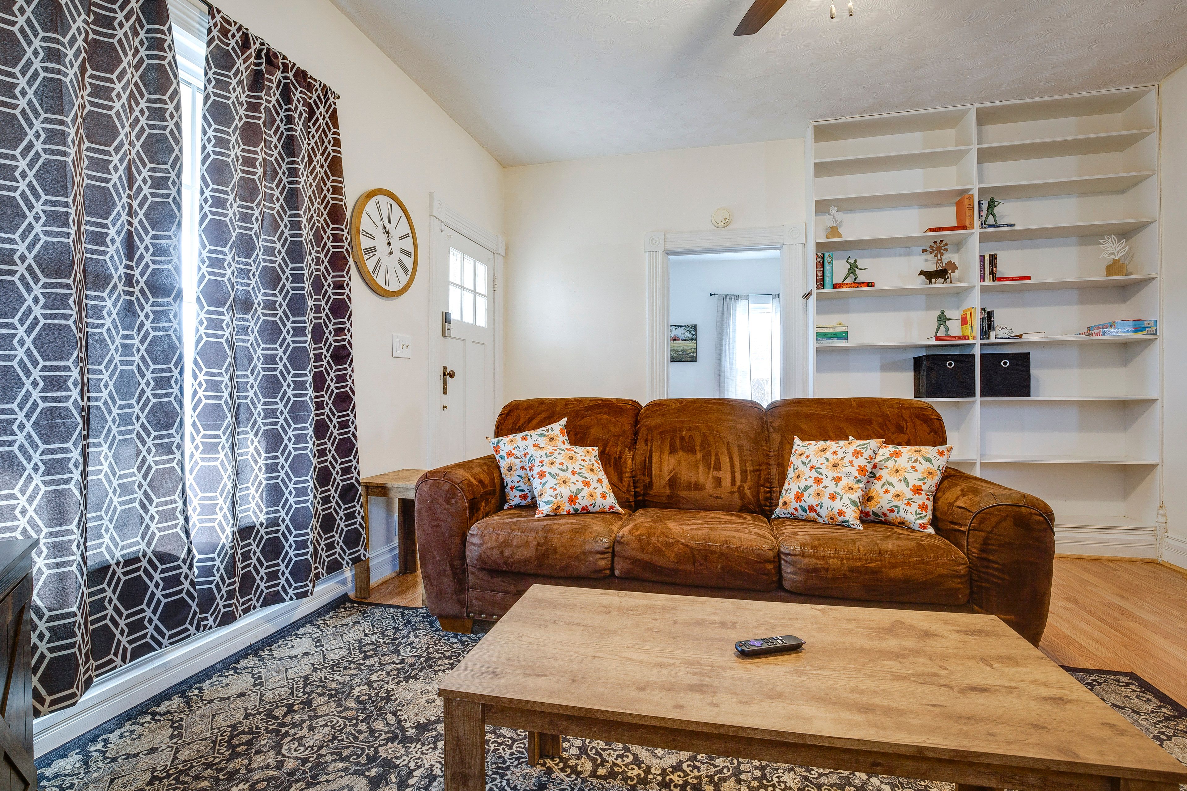 Living Room | Board Games | Children's Toys | Smart TV