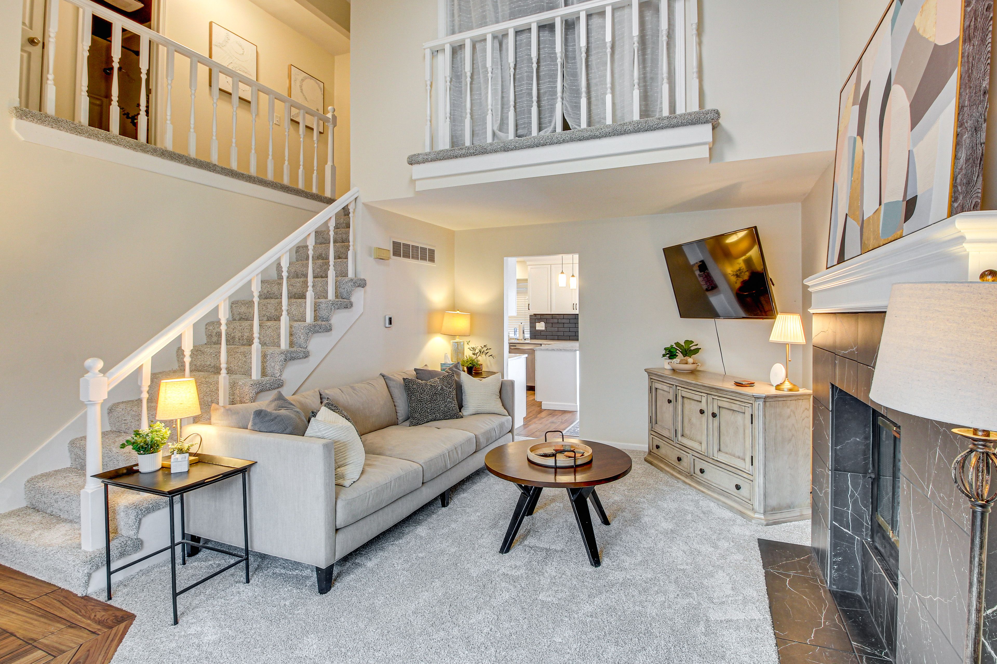 Overland Park Vacation Rental | 3BR | 2.5BA | 1,370 Sq Ft | Steps Required