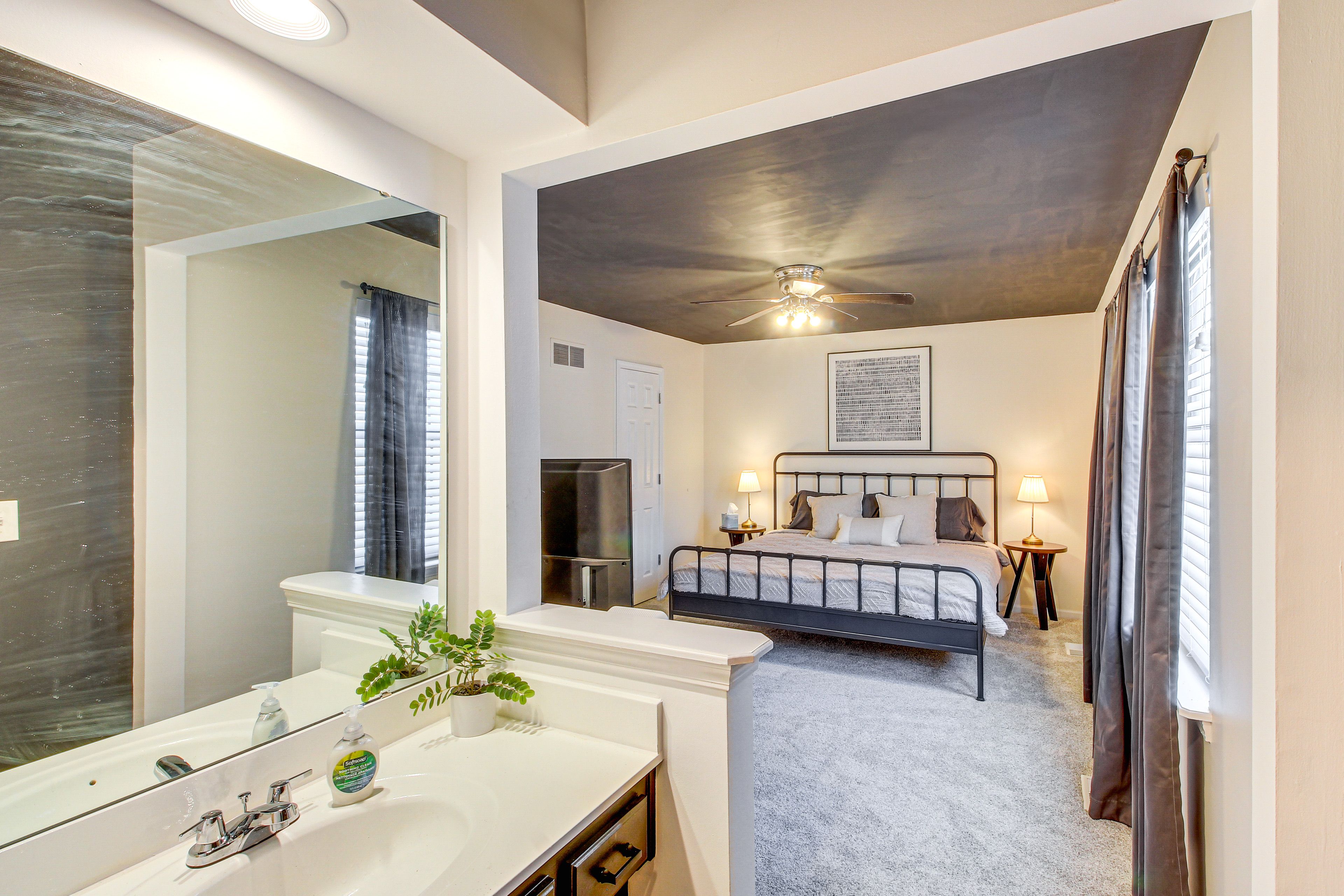 Full Bathroom | 2nd Floor