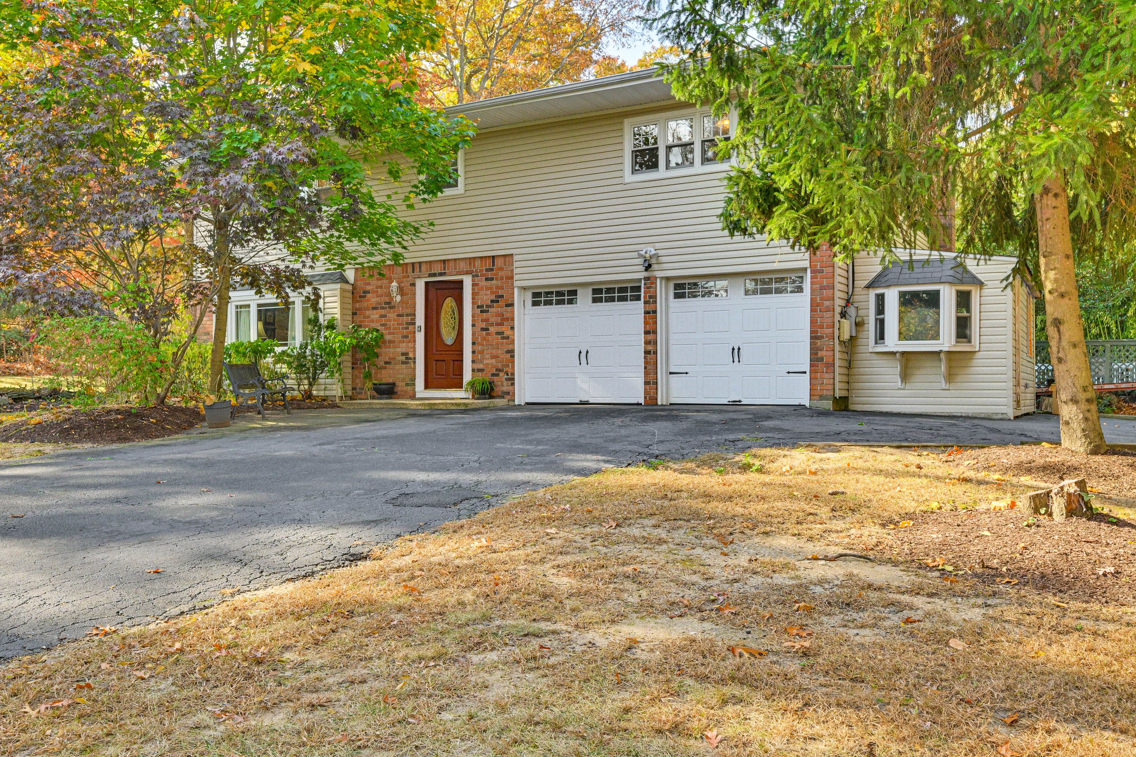 Parking | Driveway (6 Vehicles)