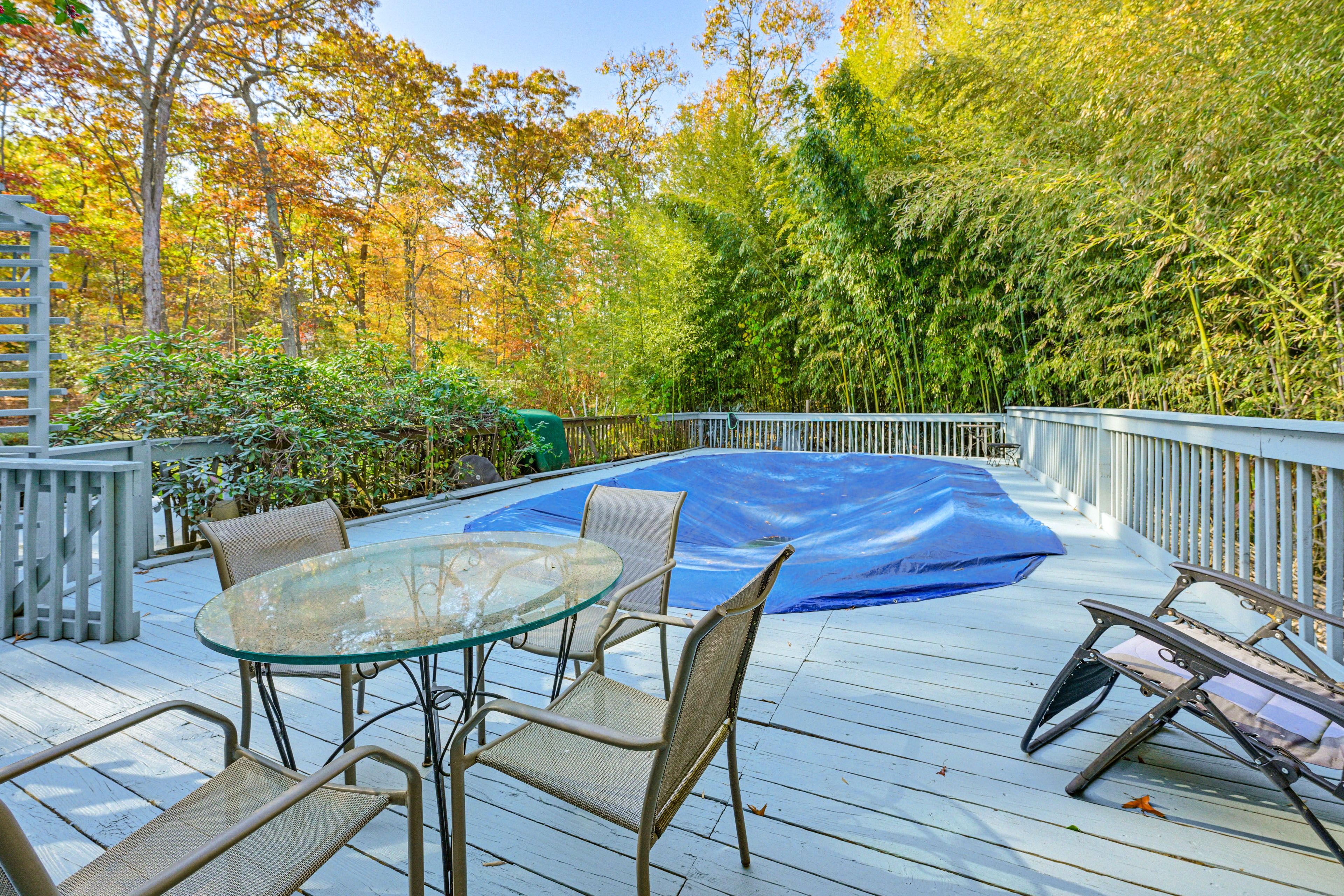 Private Seasonal Pool (Depth 4')