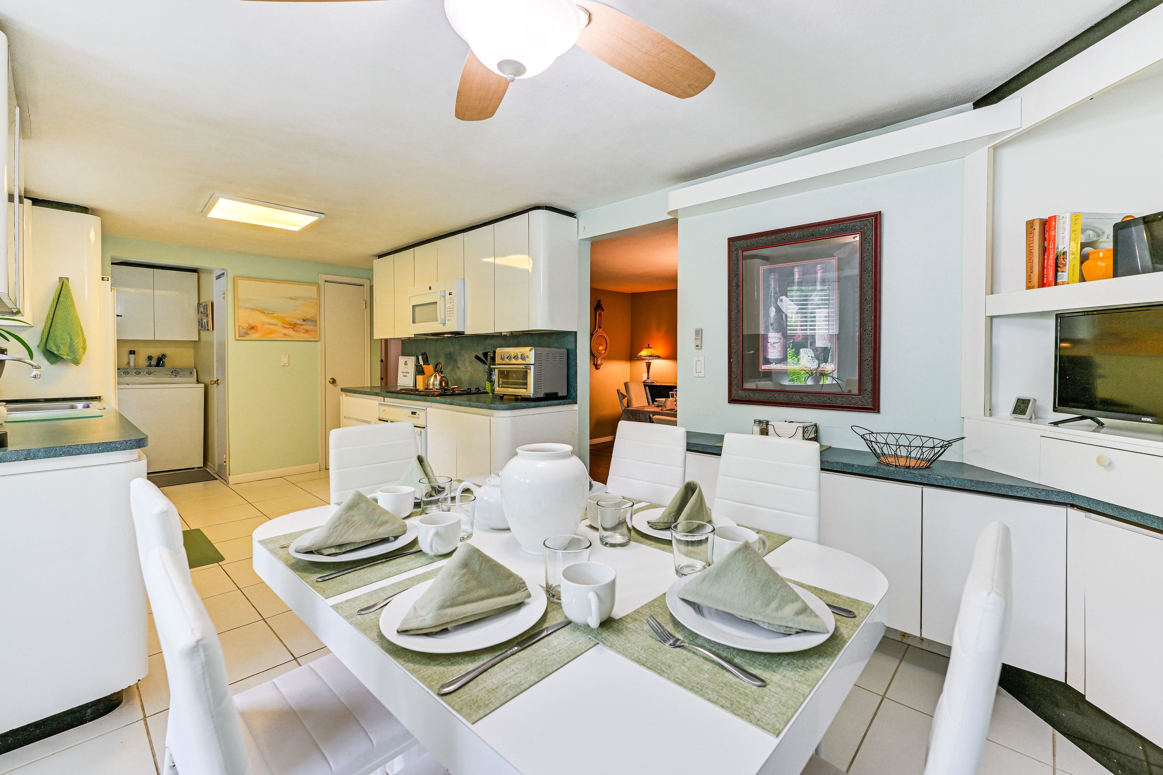 Dining Nook/Kitchen | 1st Floor | Keurig Coffee Maker | Dishwasher