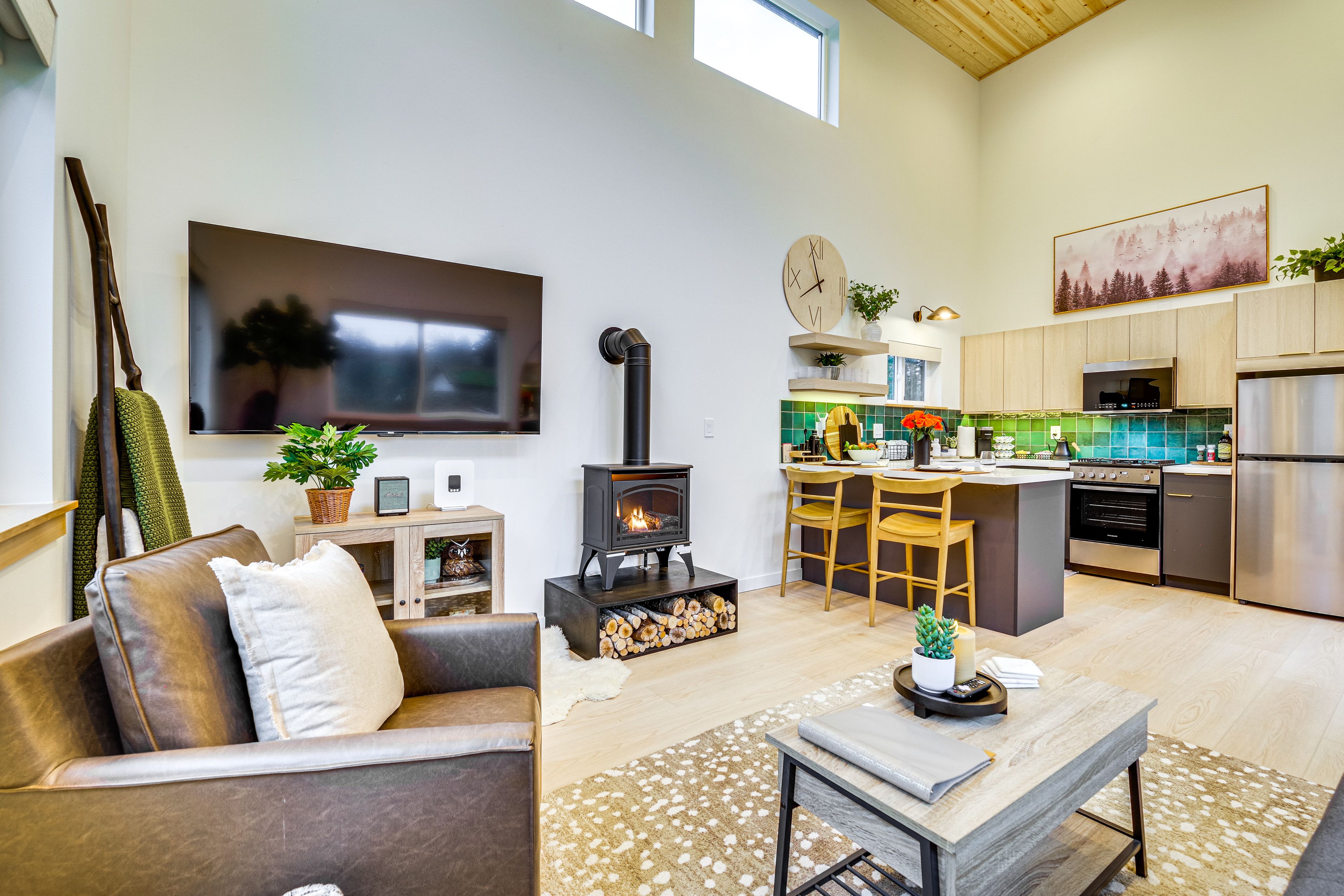 Stanwood Vacation Rental | 1BR | 1BA | 700 Sq Ft | 5 Steps Required