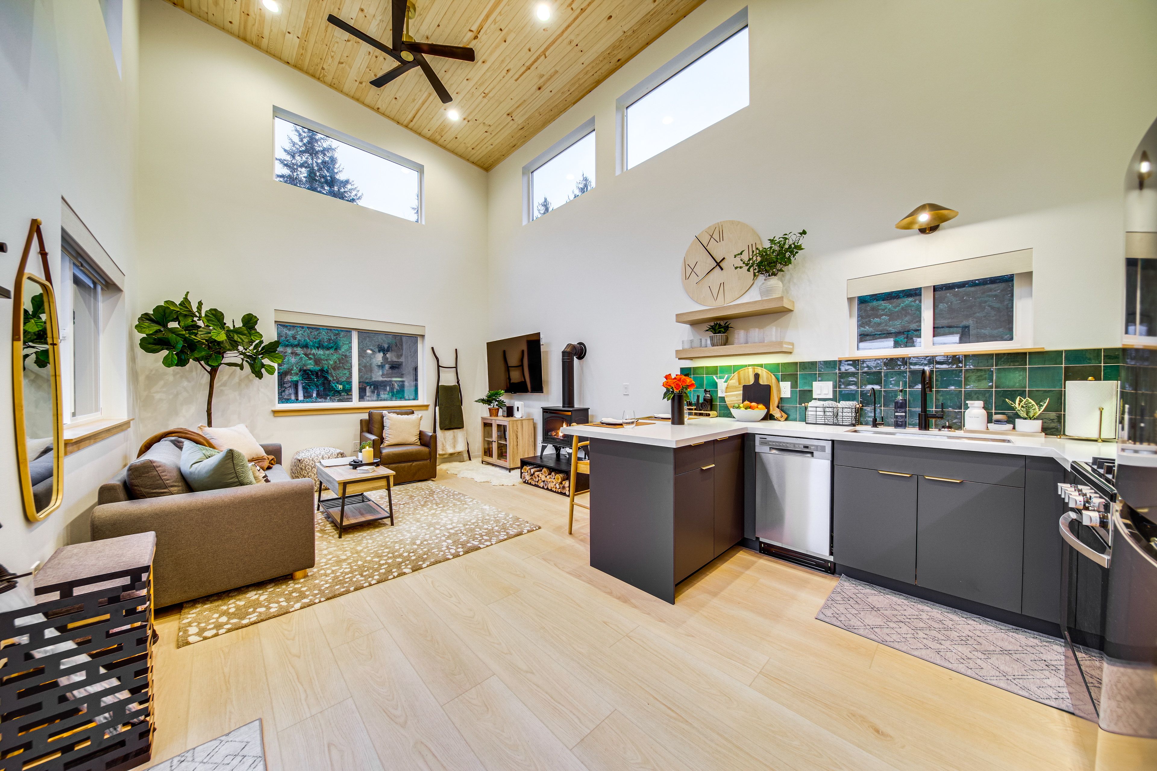 Kitchen | 1st Floor | Breakfast Bar | Keurig Coffee Maker | Stove/Oven