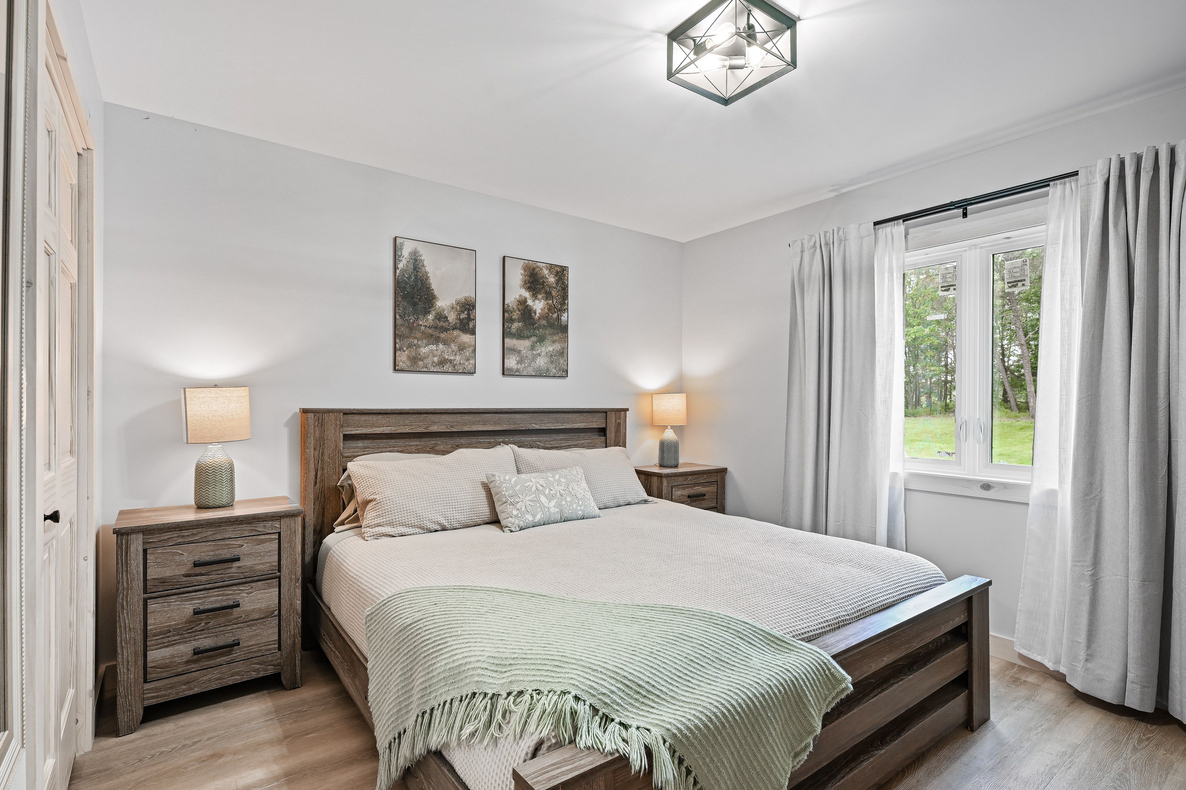 Bedroom 2 | 1st Floor | King Bed | Linens Provided