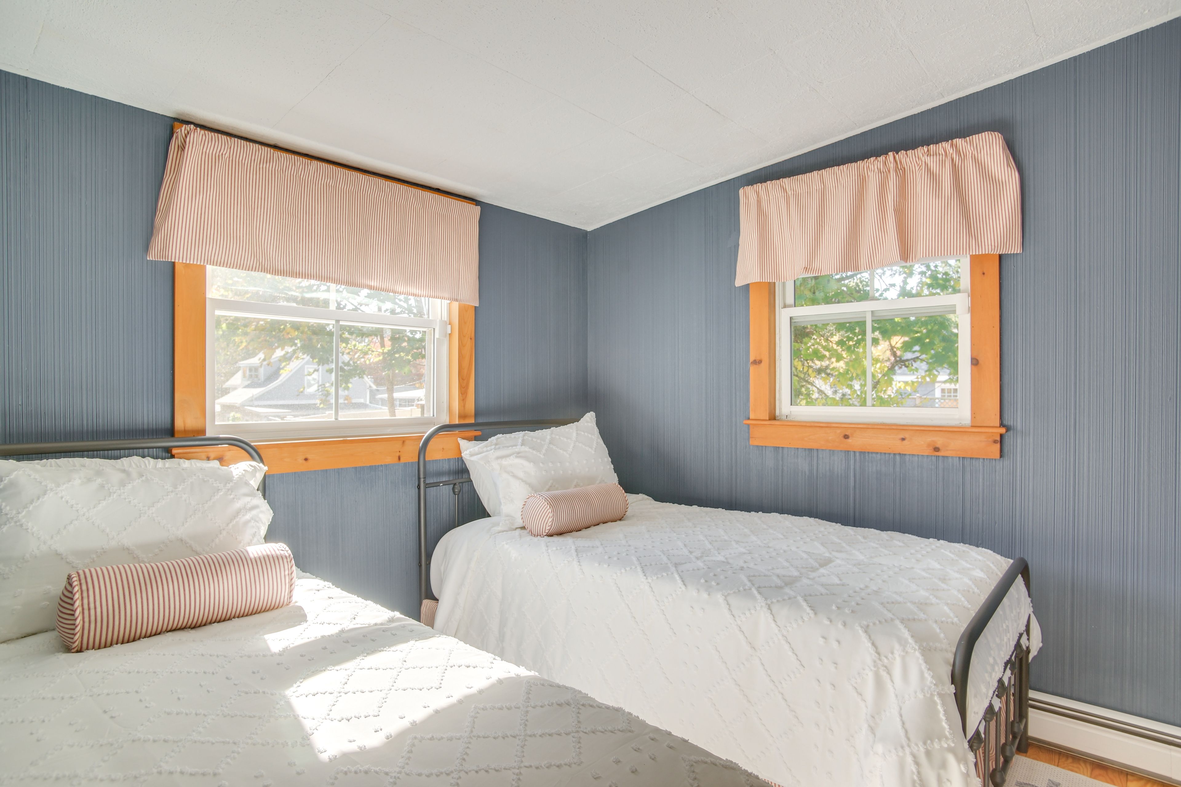 Bedroom 2 | 2 Twin Beds