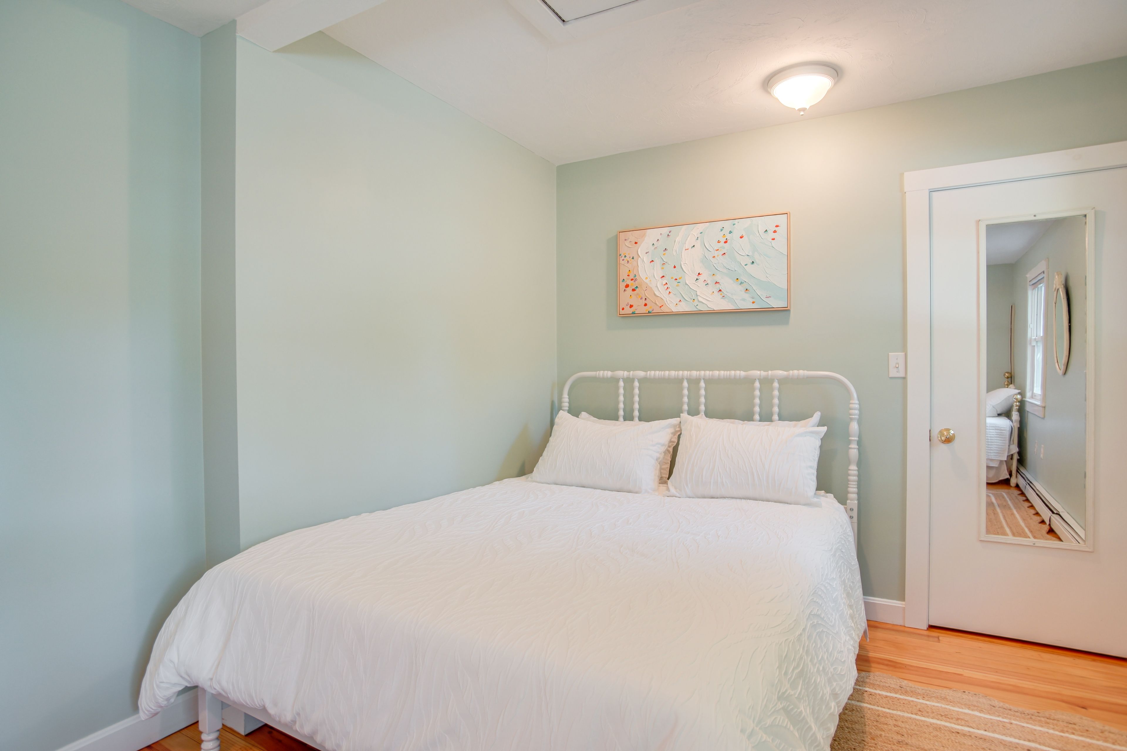 Bedroom 1 | Queen Bed | Twin Daybed | Linens Provided