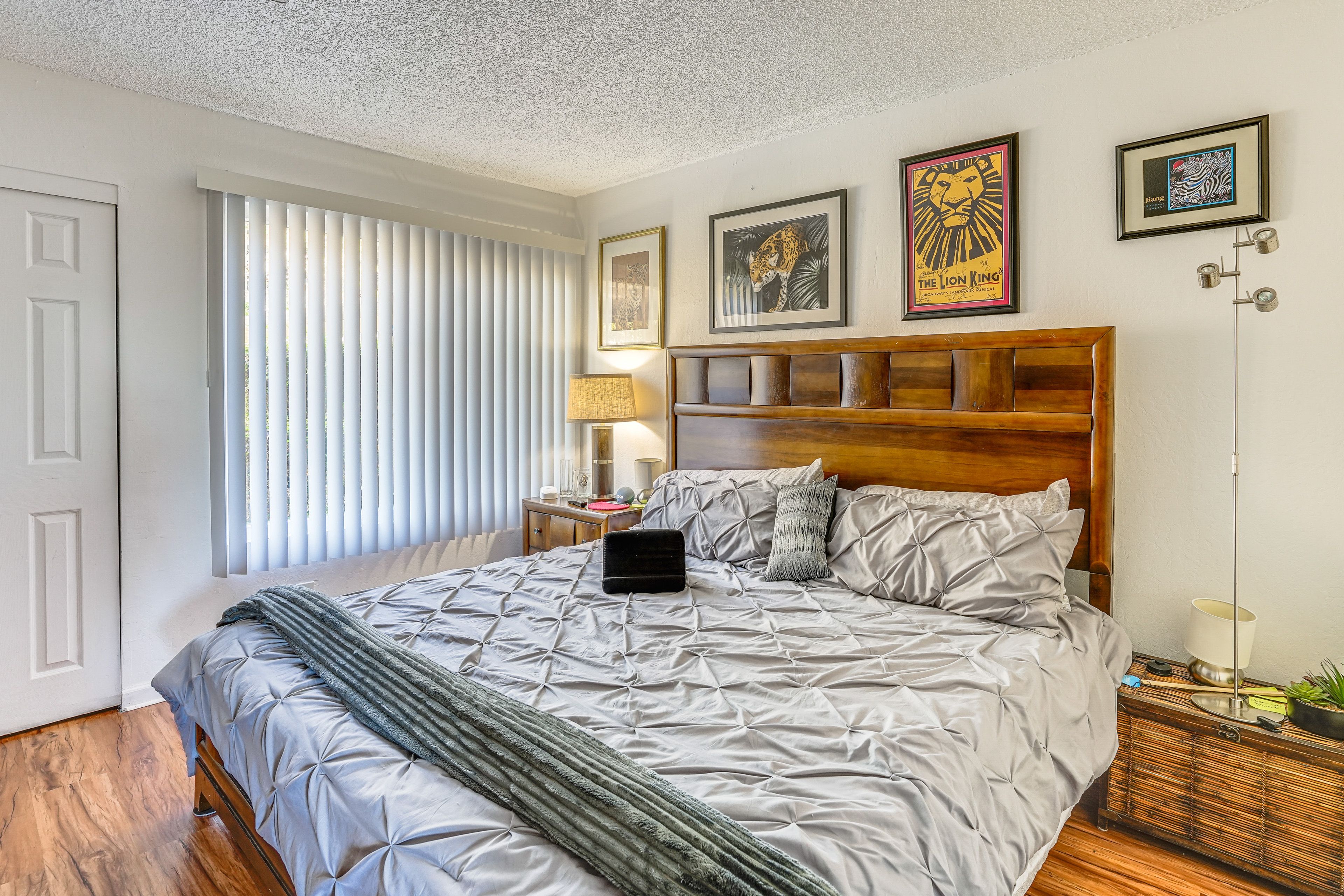 Bedroom 1 | King Bed | Smart TV
