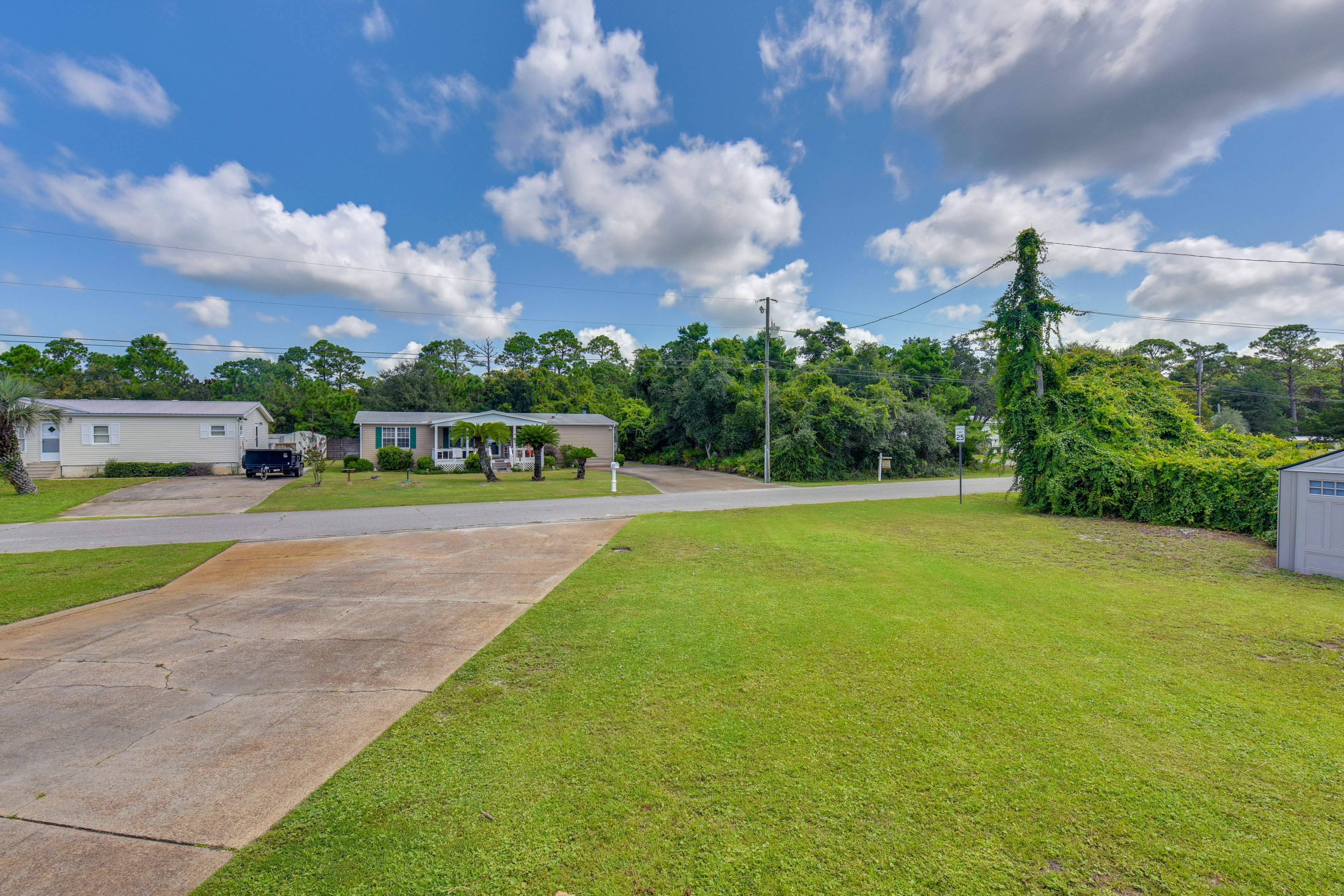 Parking | Driveway (6 Vehicles) | Boat/Jet Ski Parking Allowed