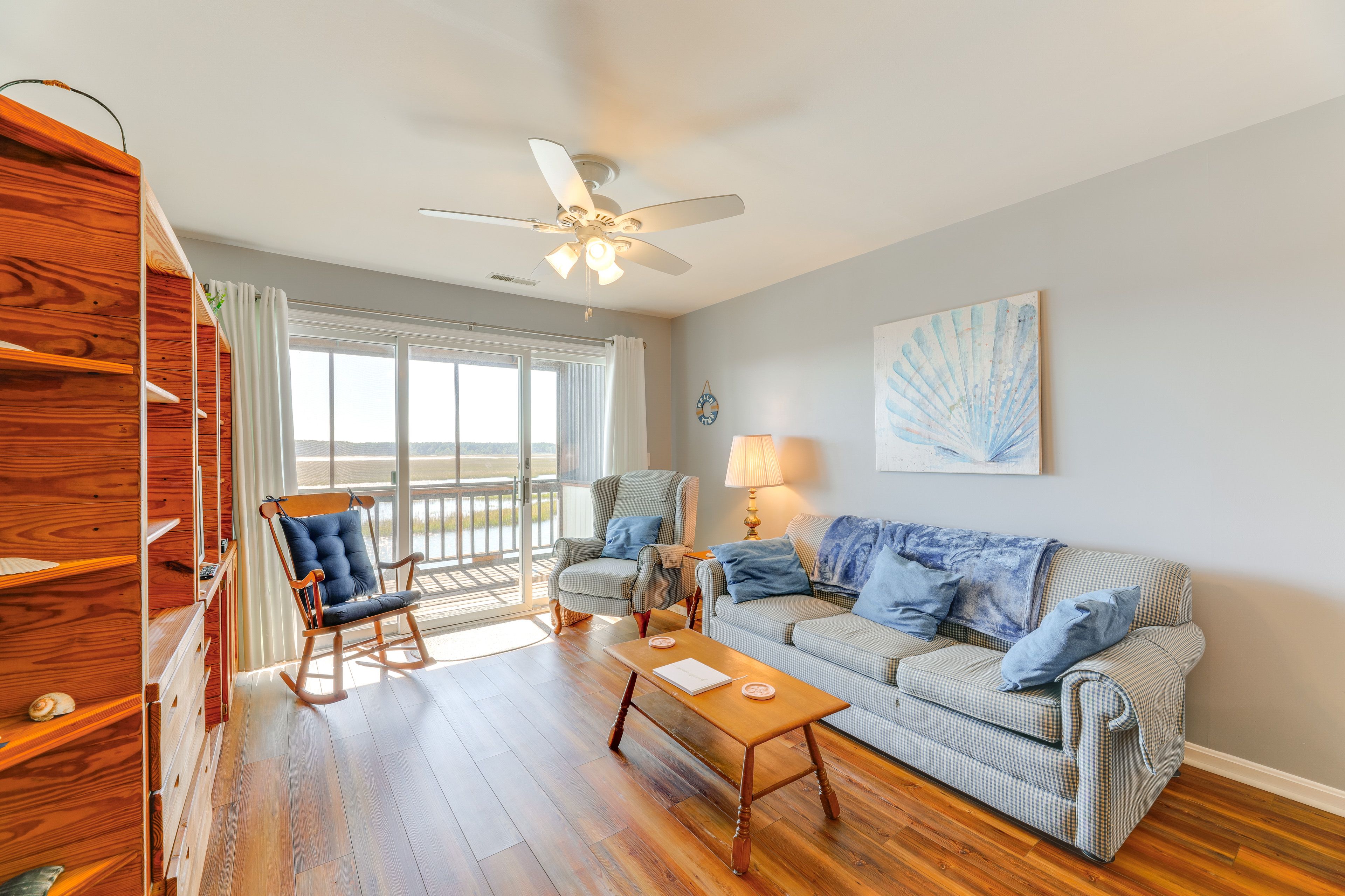 Living Room | Flat-Screen TV | Queen Sleeper Sofa | Central A/C & Heat