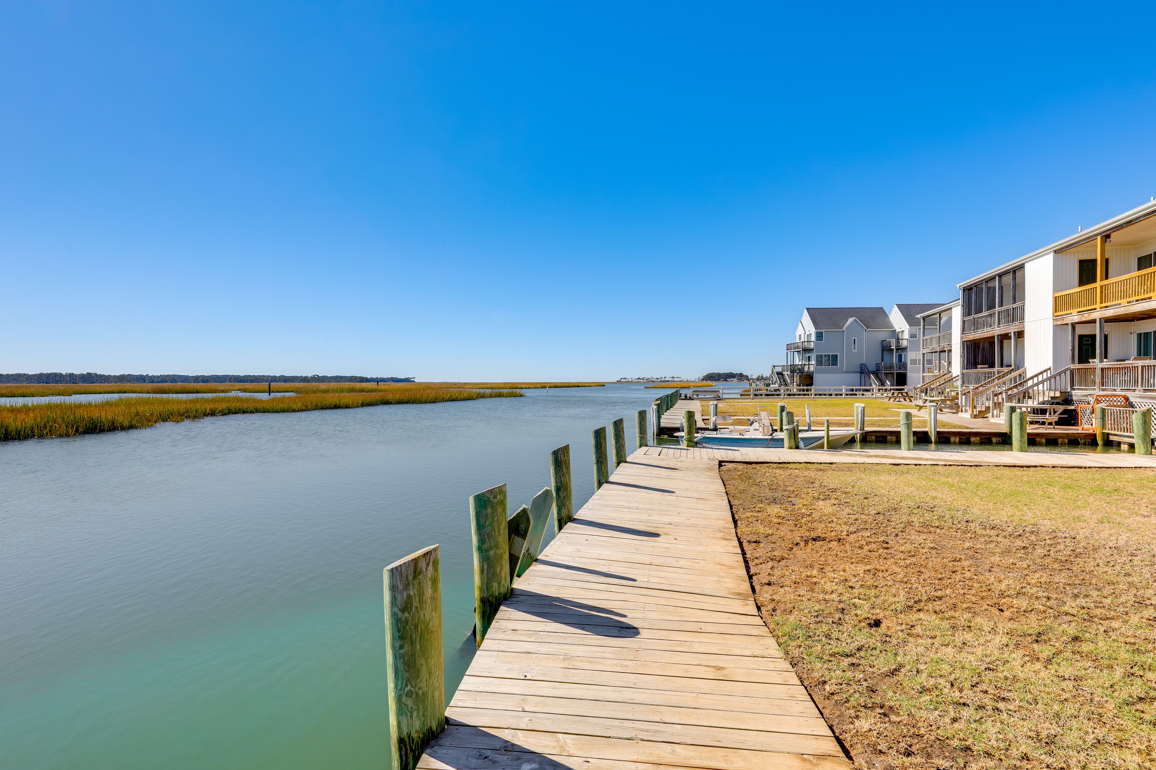 Community Dock | Fishing & Crabbing On-Site