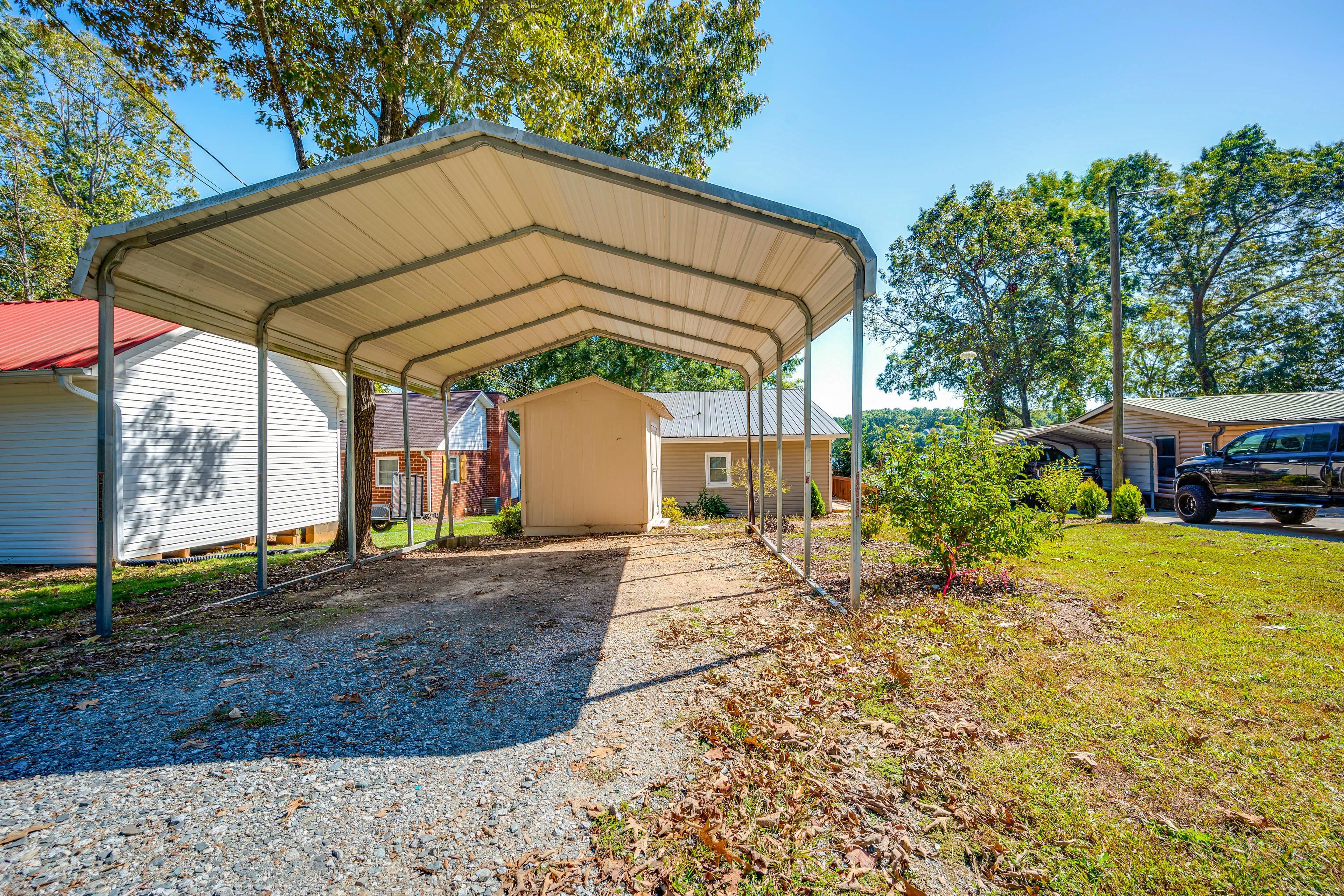 Parking | Driveway (2 Vehicles) | Boat Trailers Welcome