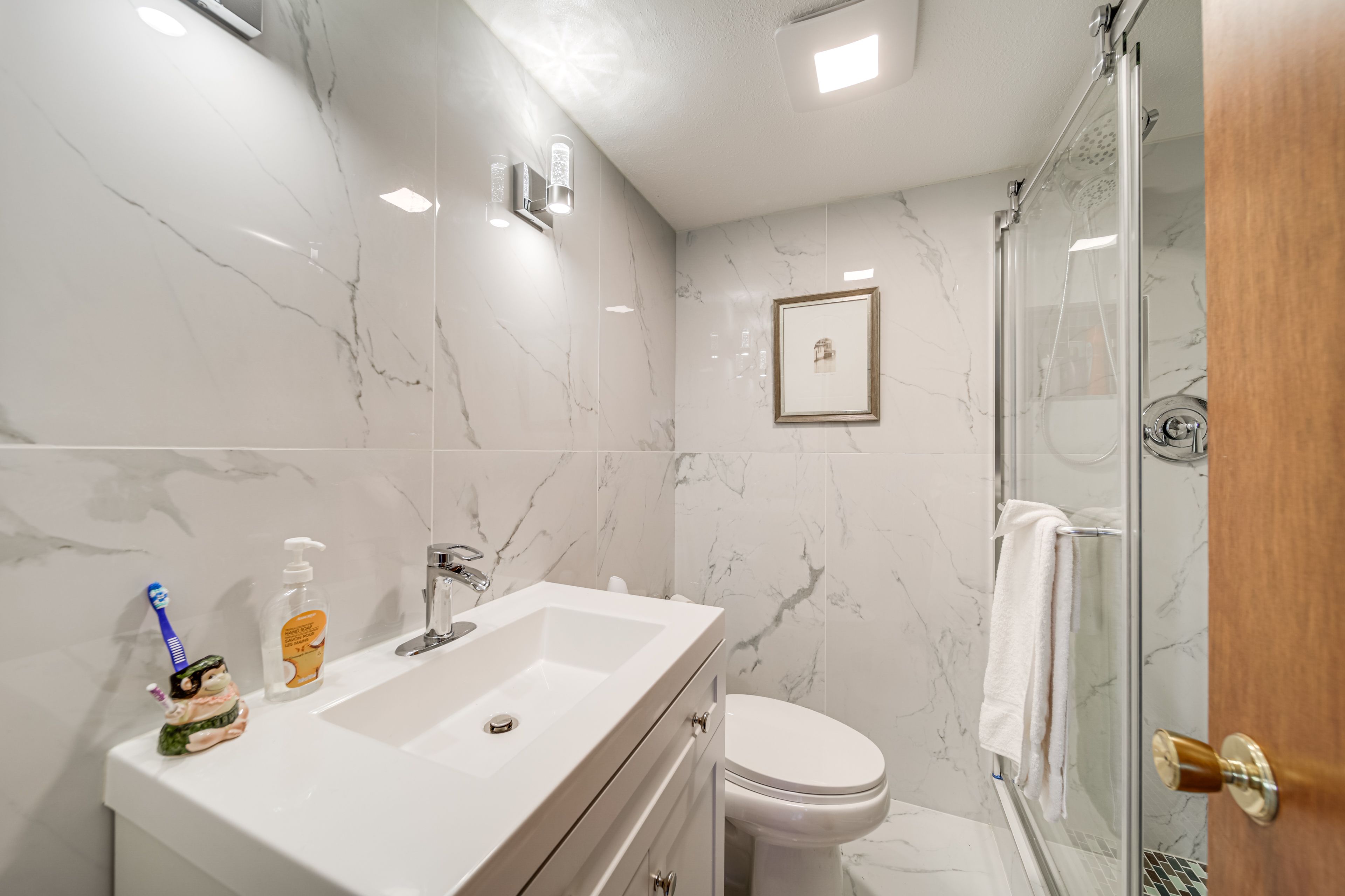 Full Bathroom
