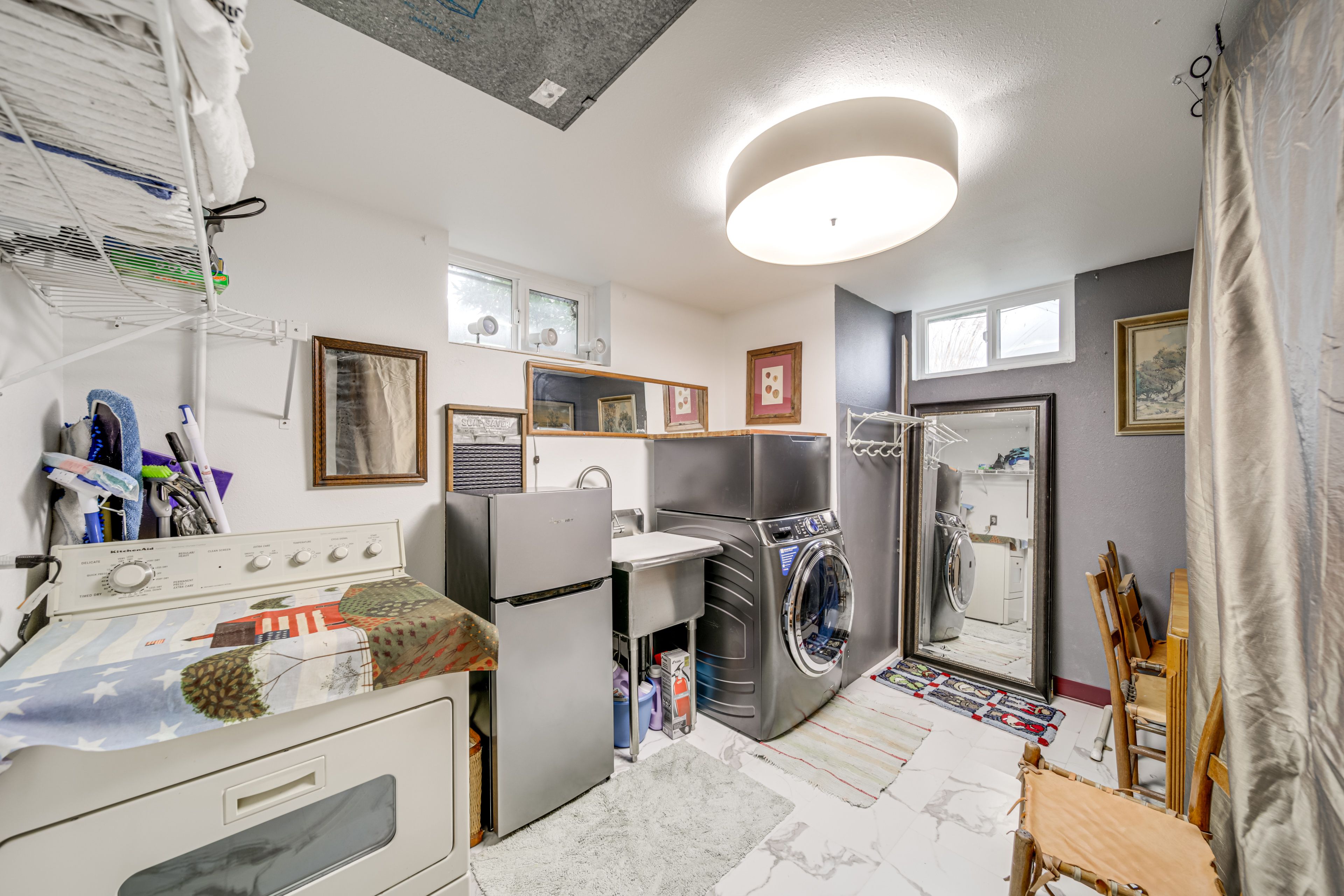 Kitchenette | Keurig Coffee Maker | Hot Plate | Toaster Oven | Washer/Dryer