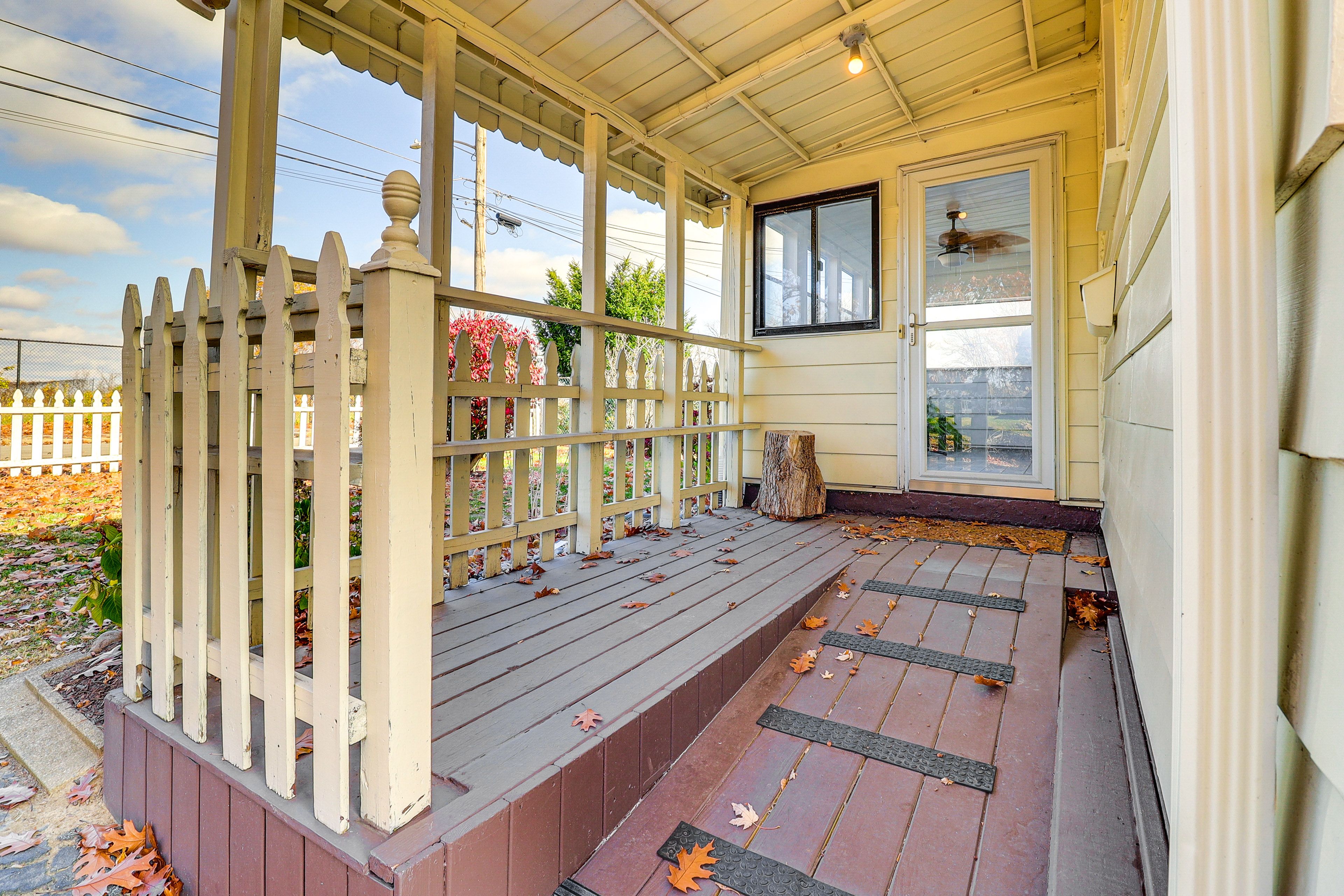 Covered Porch | Entry