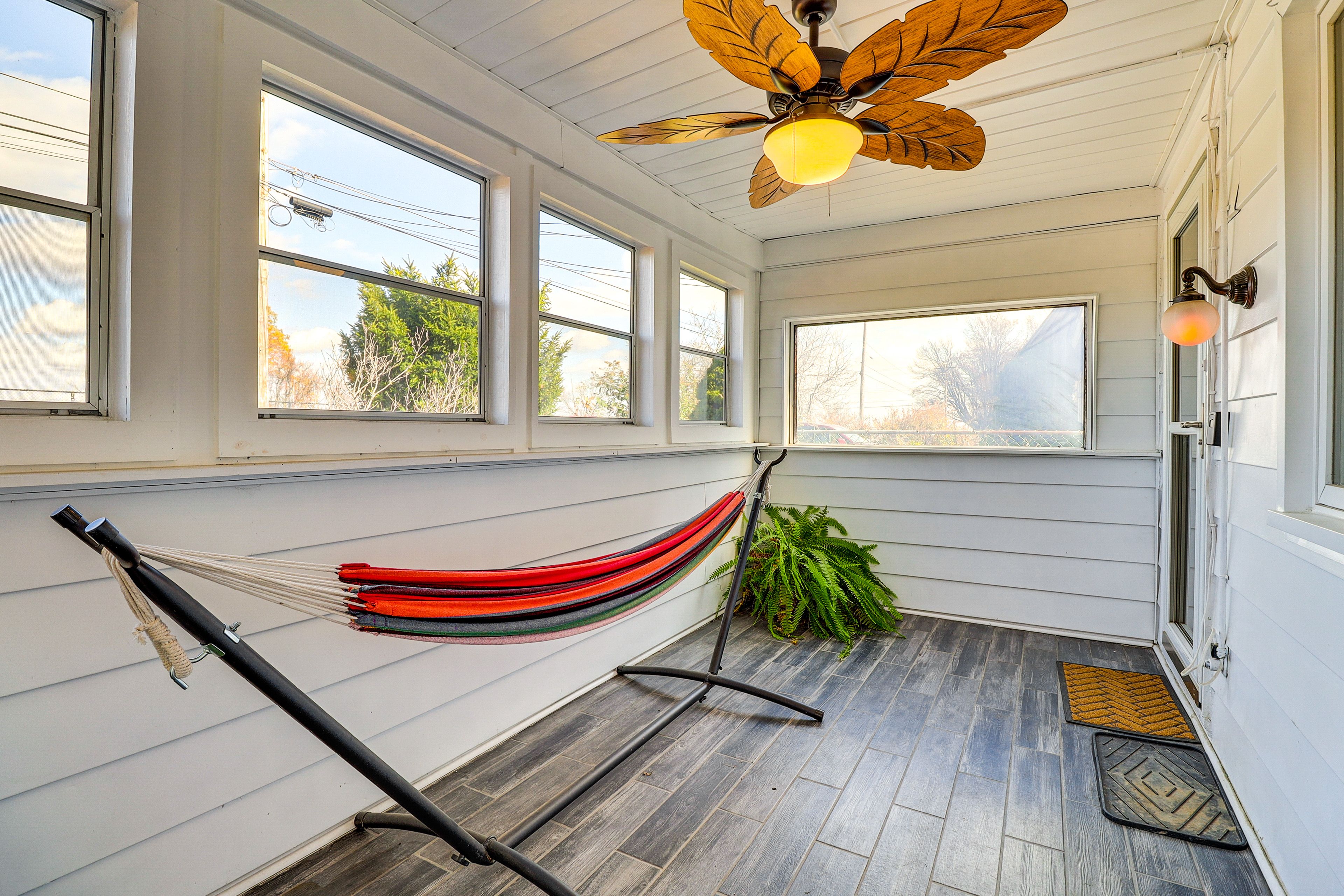 Sunroom | Hammock | Main Floor