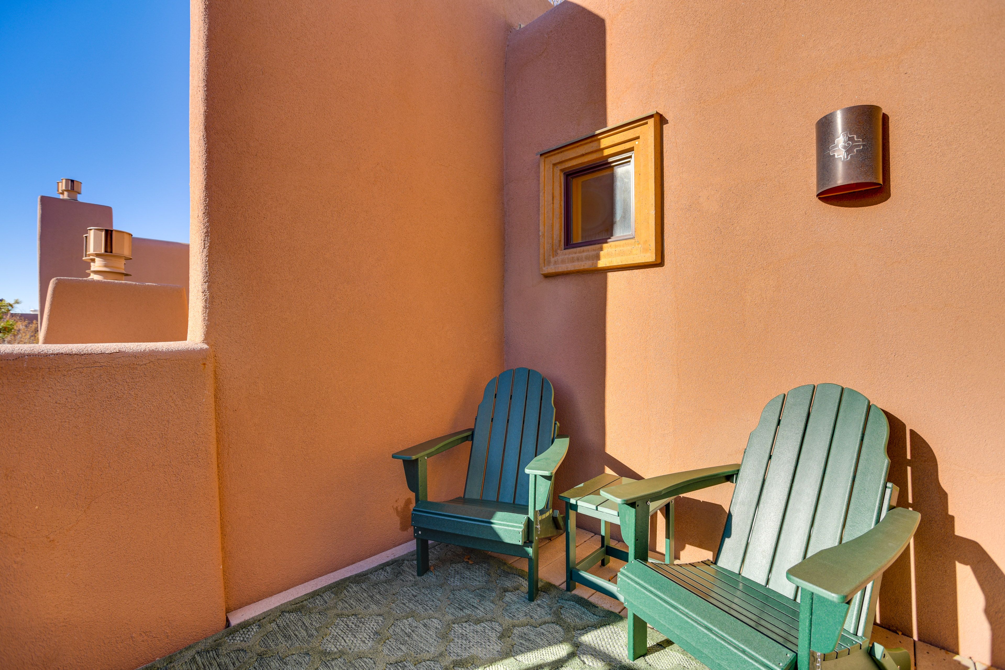 Private Deck | Outdoor Seating