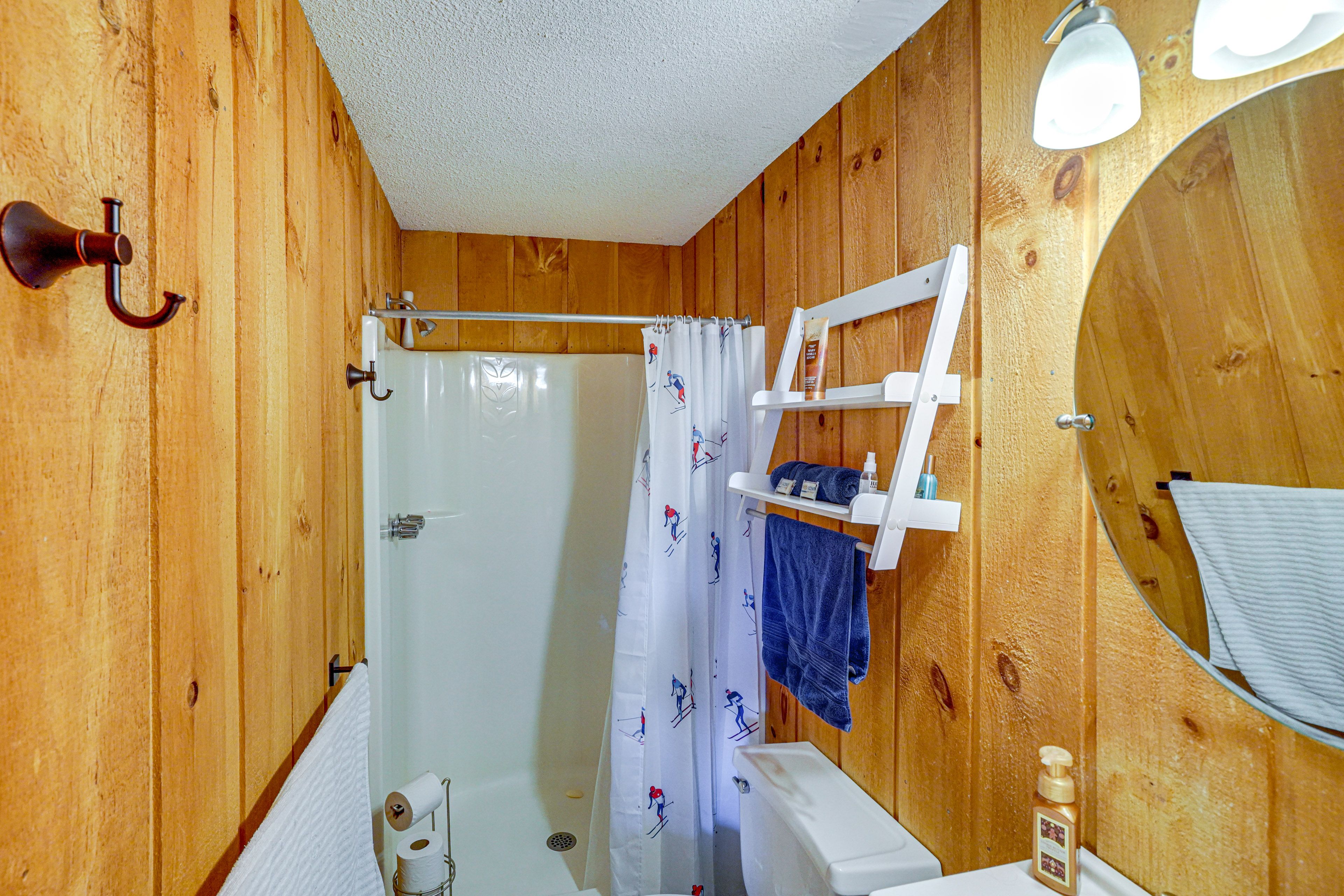 En-Suite Bathroom | 1st Floor | Towels Provided