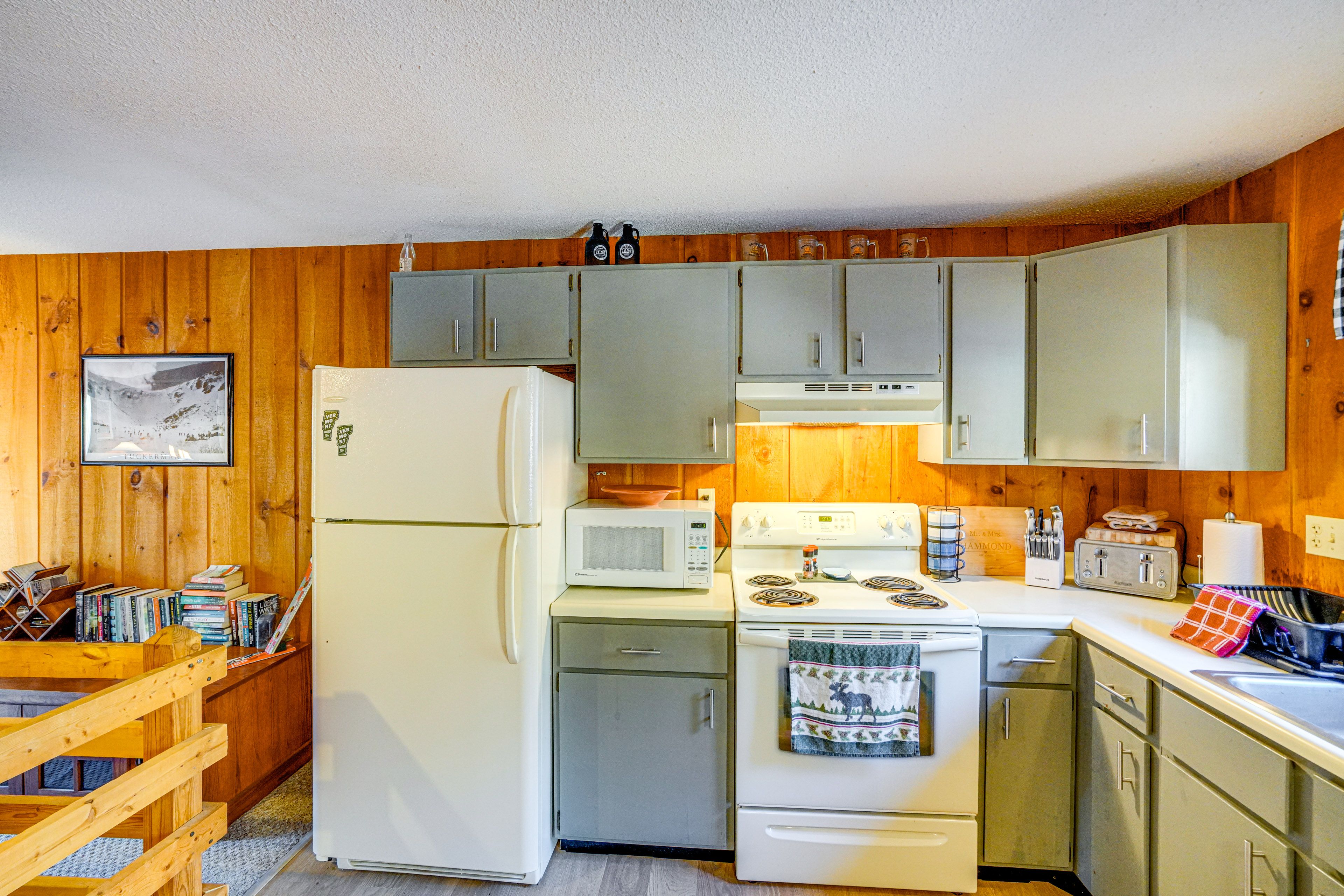 Kitchen | 2nd Floor | Toaster | Air Fryer