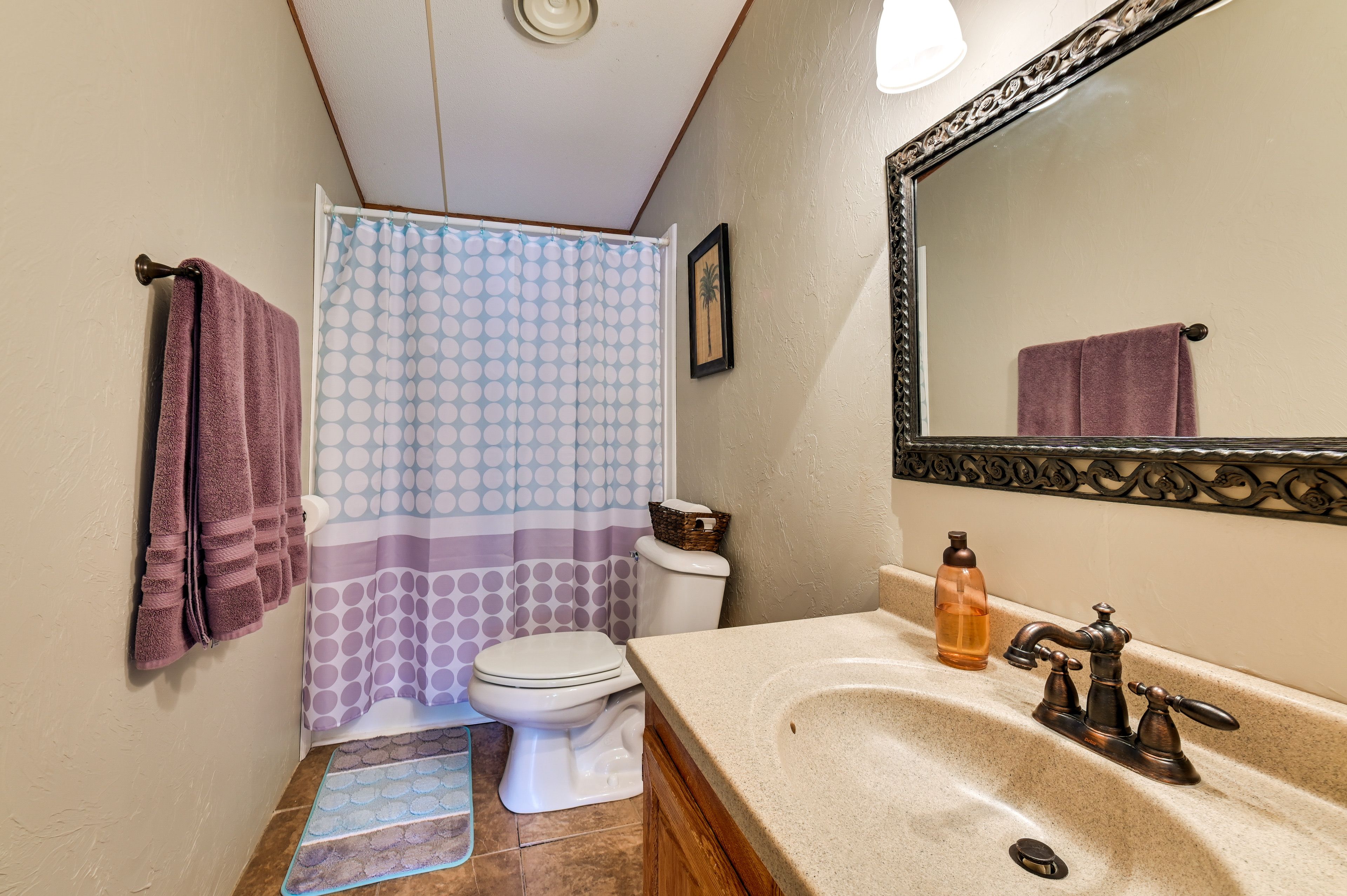 Full Bathroom | Linens & Towels