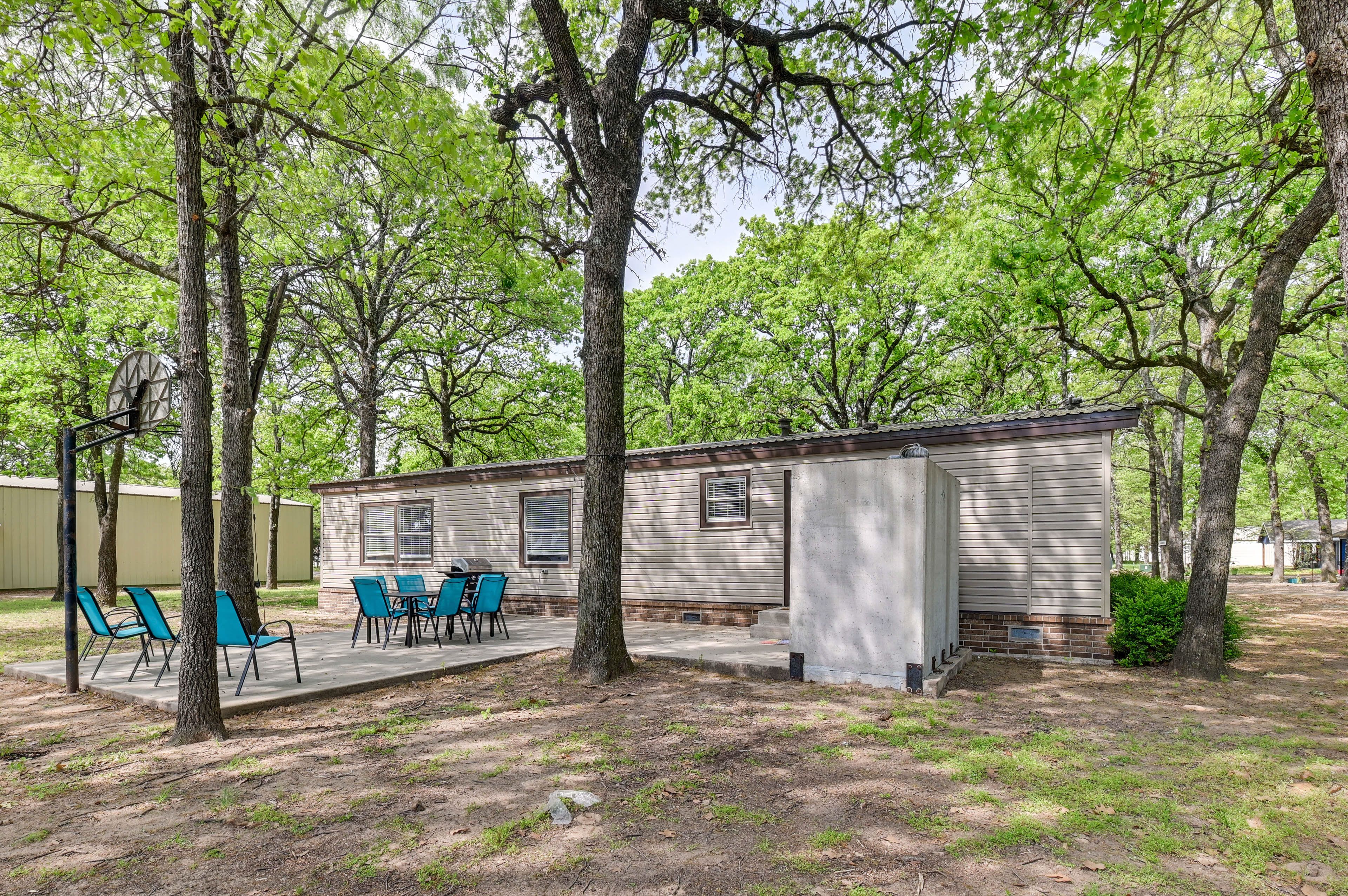 Spacious Yard