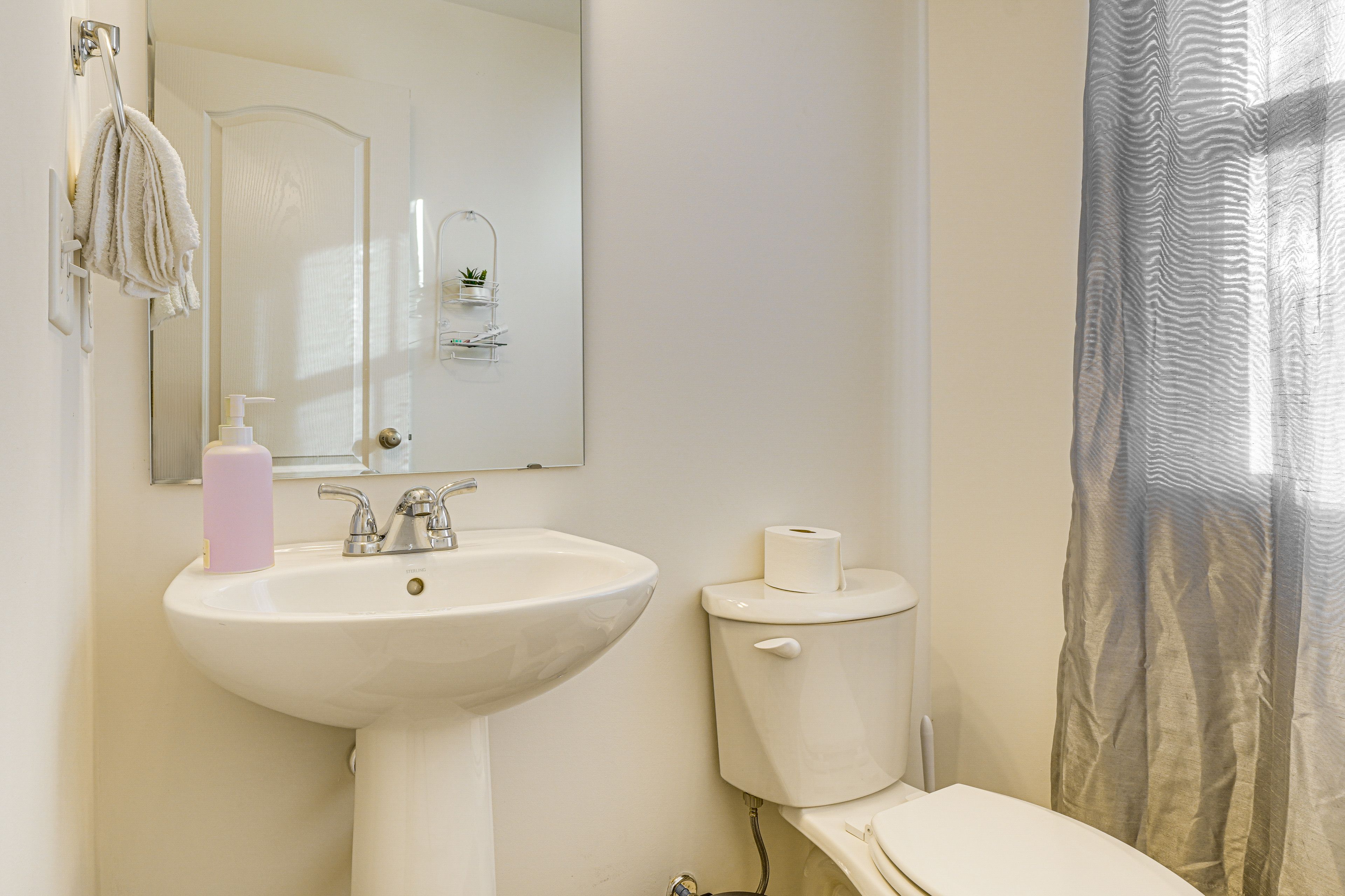 Half Bathroom | 1st Floor