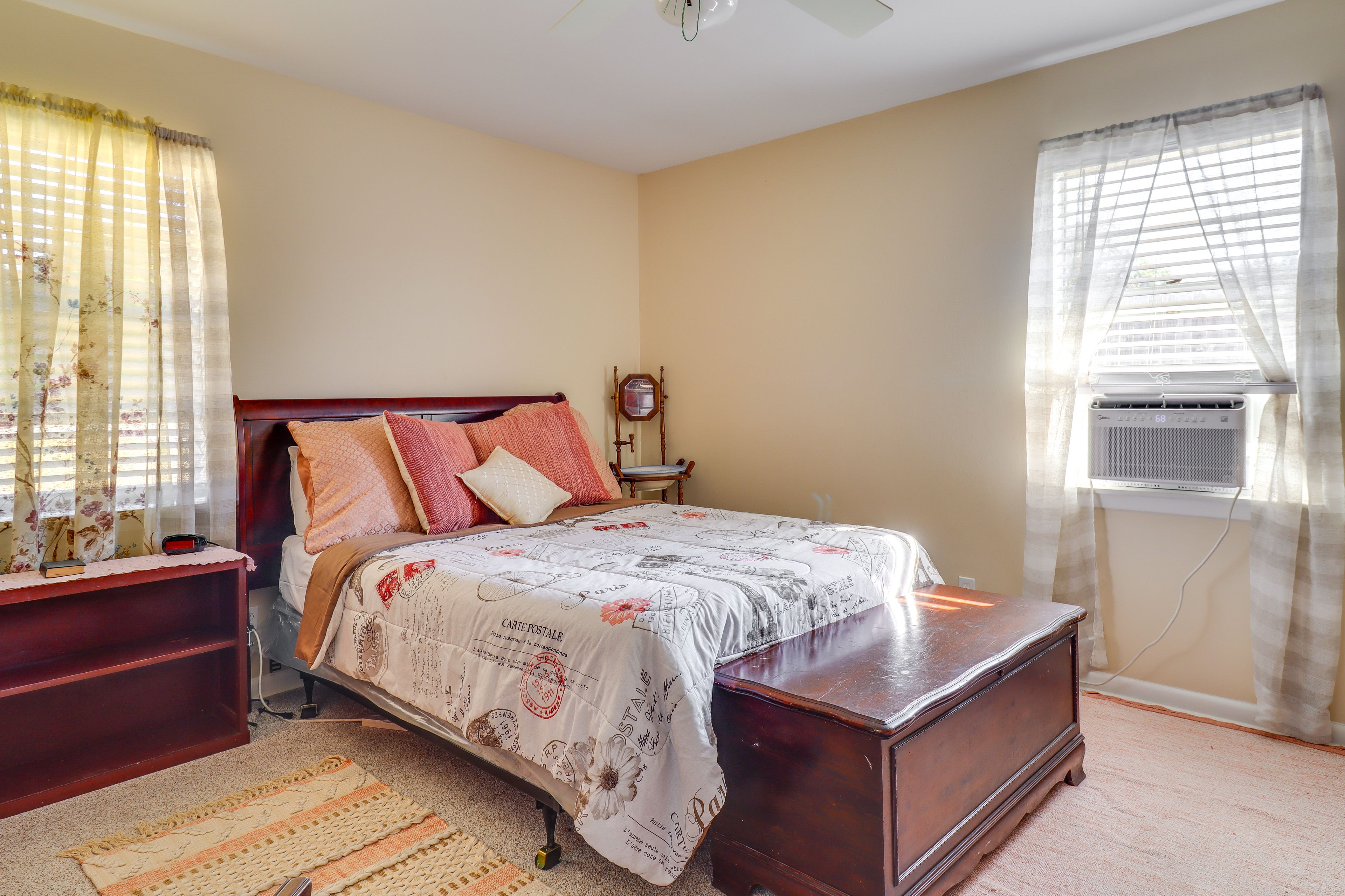 Bedroom 2 | Queen Bed