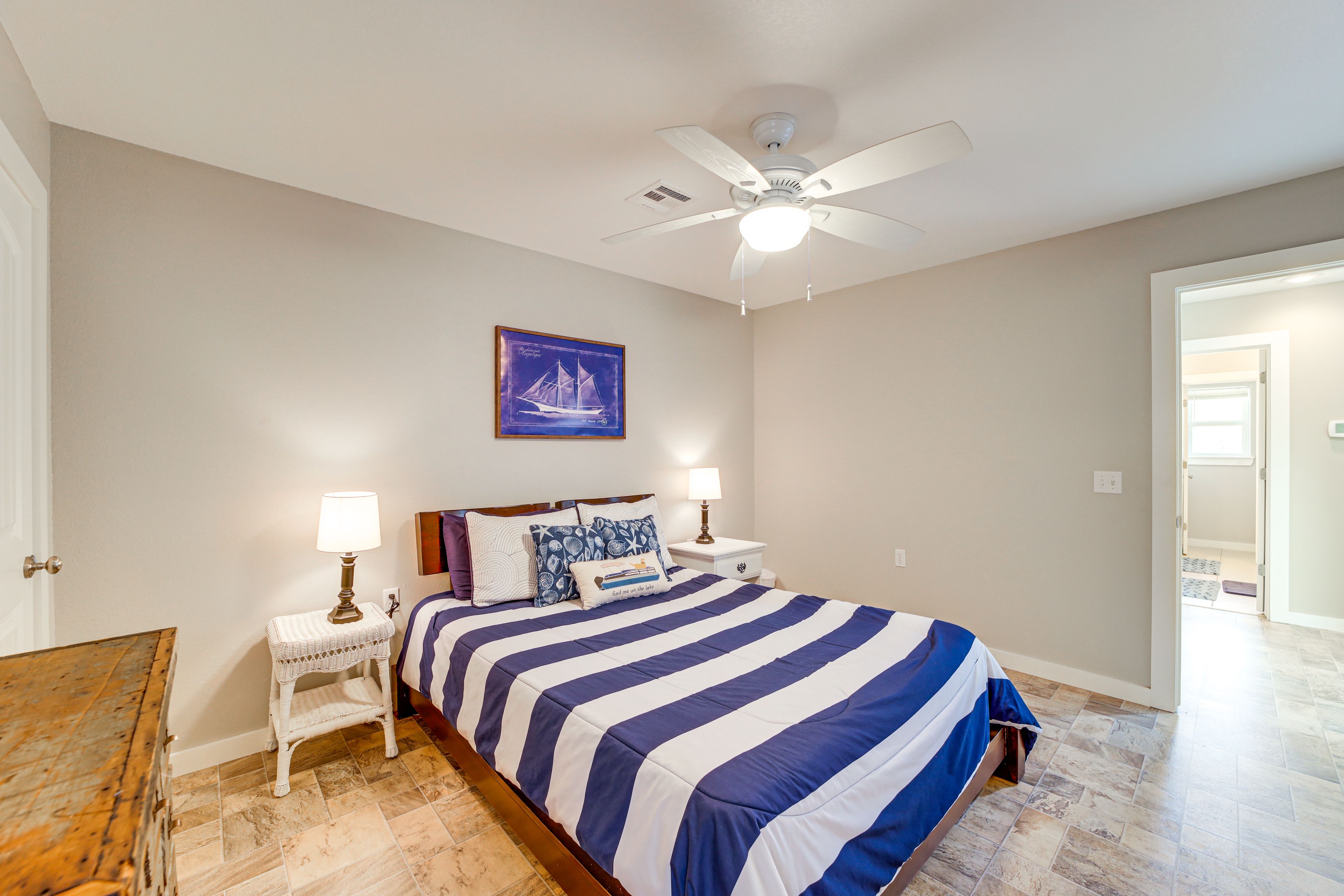 Bedroom 4 | 2nd Floor | Queen Bed