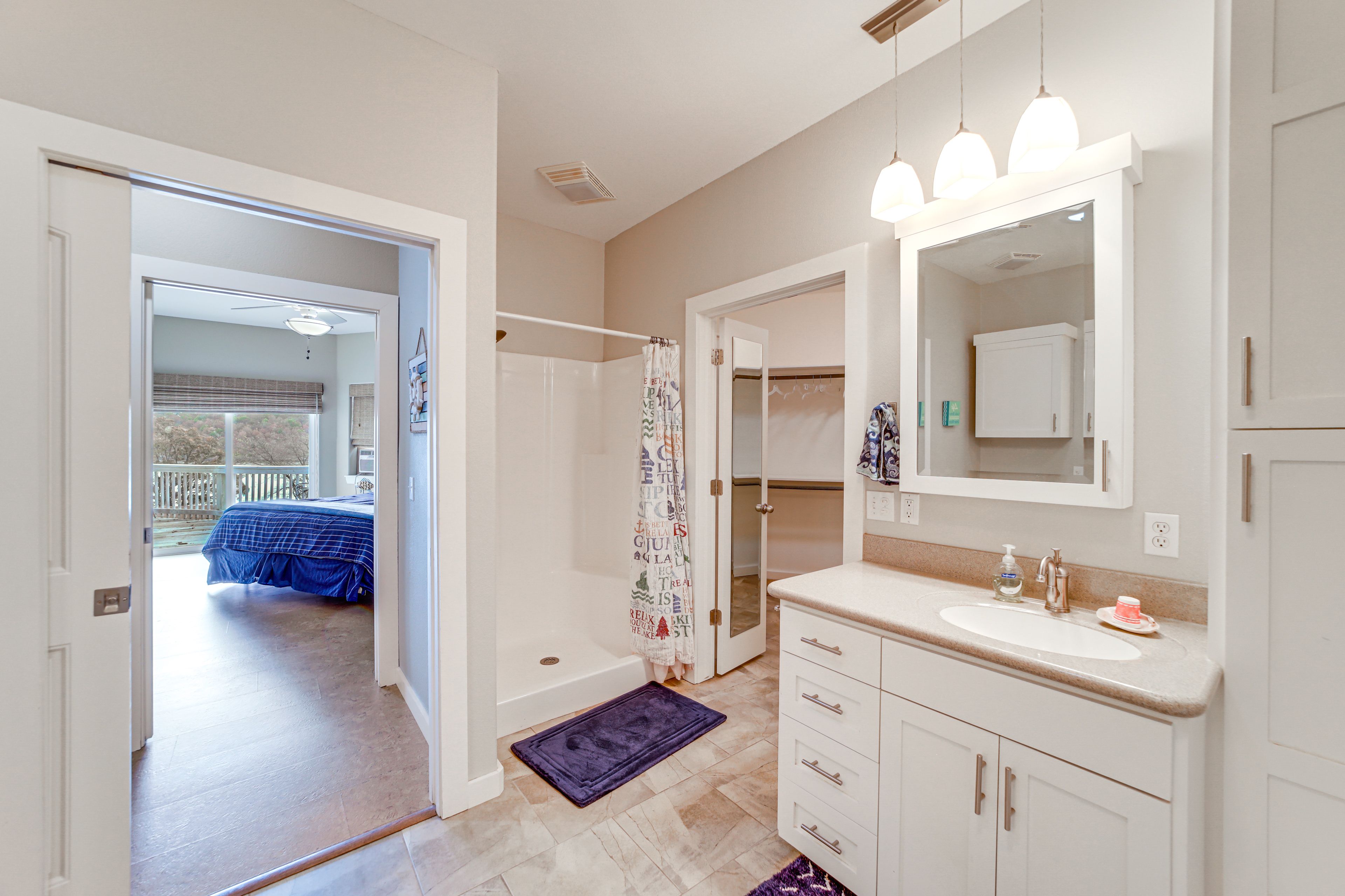 Full Bathroom | 1st Floor | Walk-In Closet | Jetted Tub